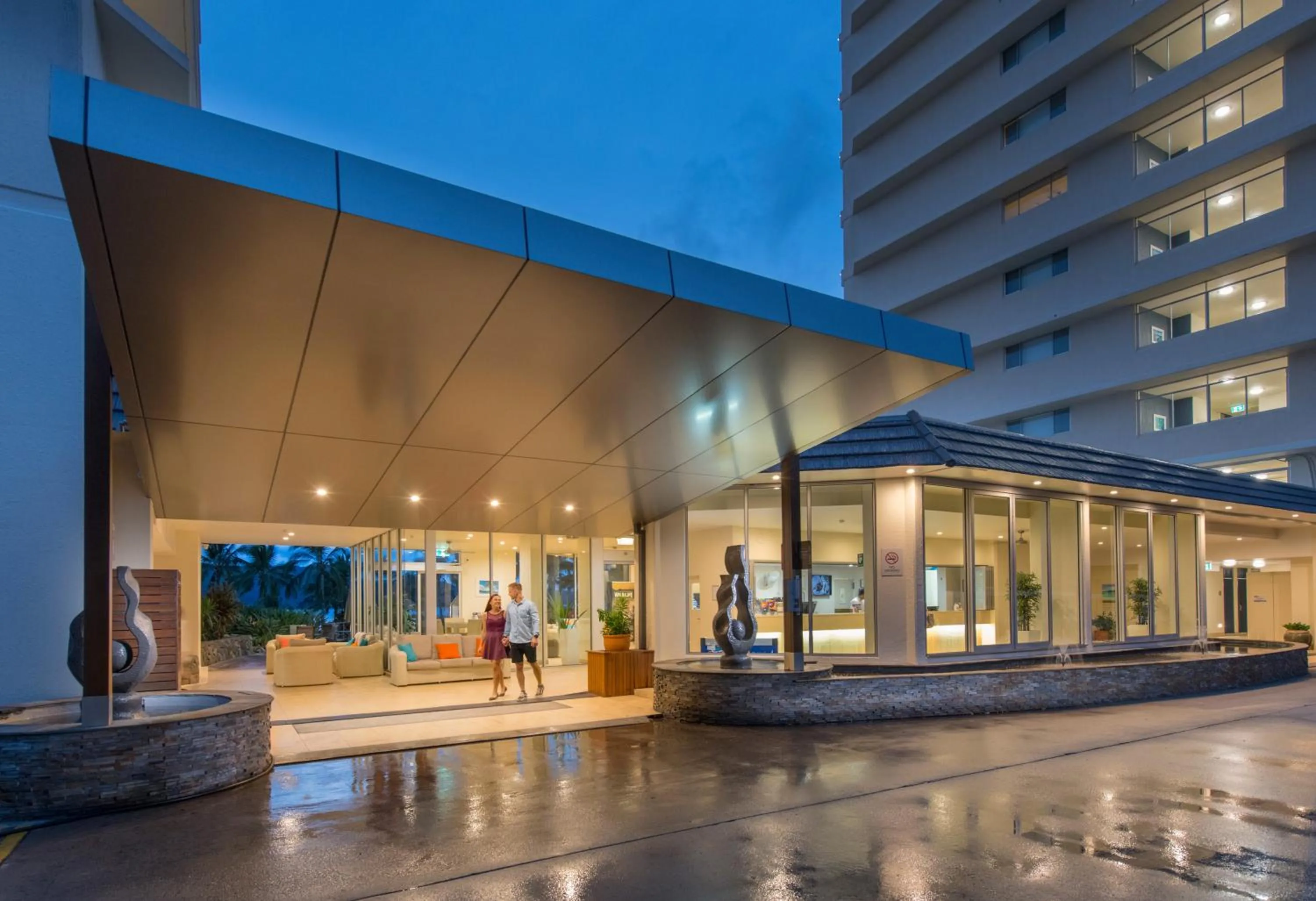Facade/entrance in Whitsunday Apartments