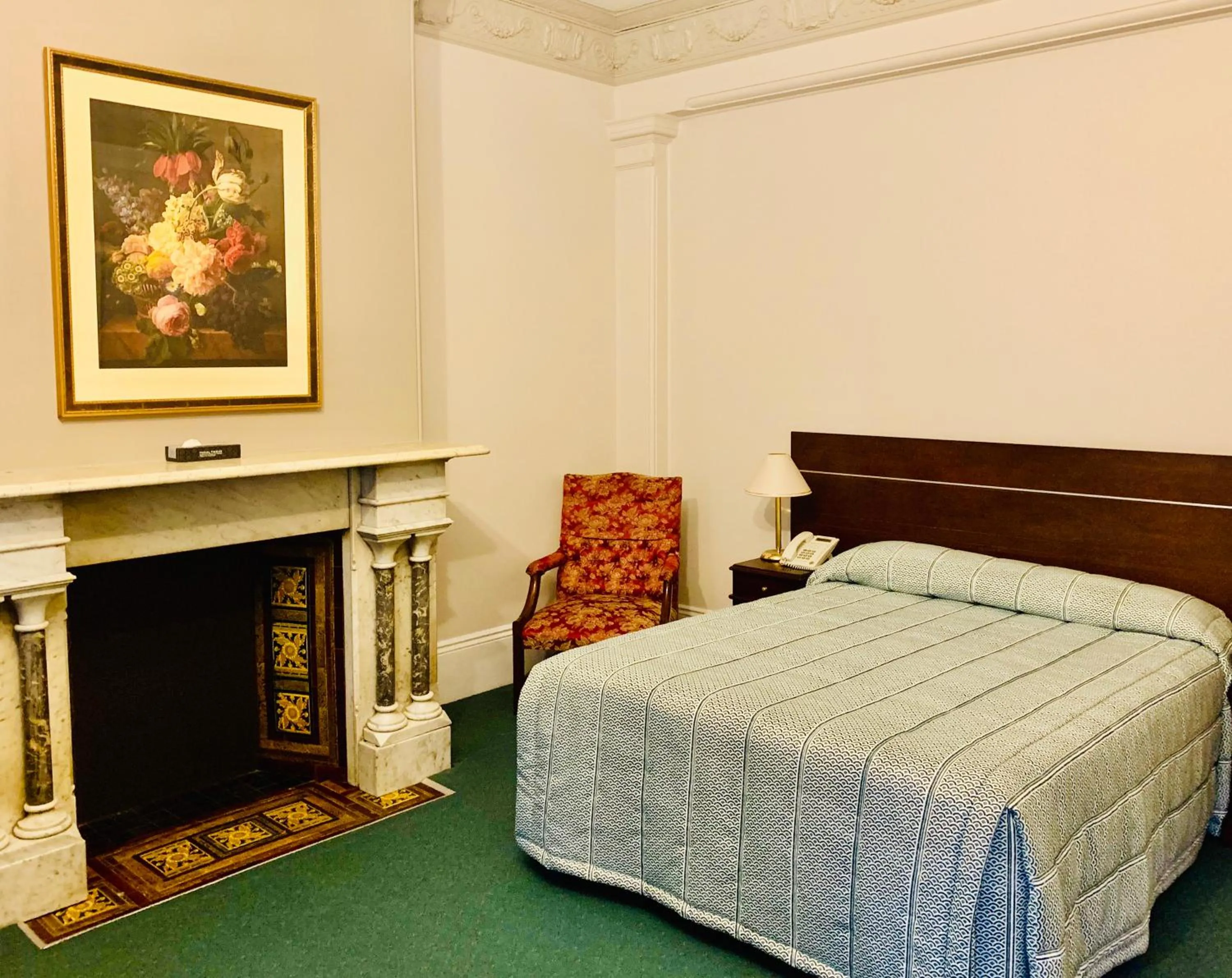 Bed in Avonmore On The Park Boutique Hotel