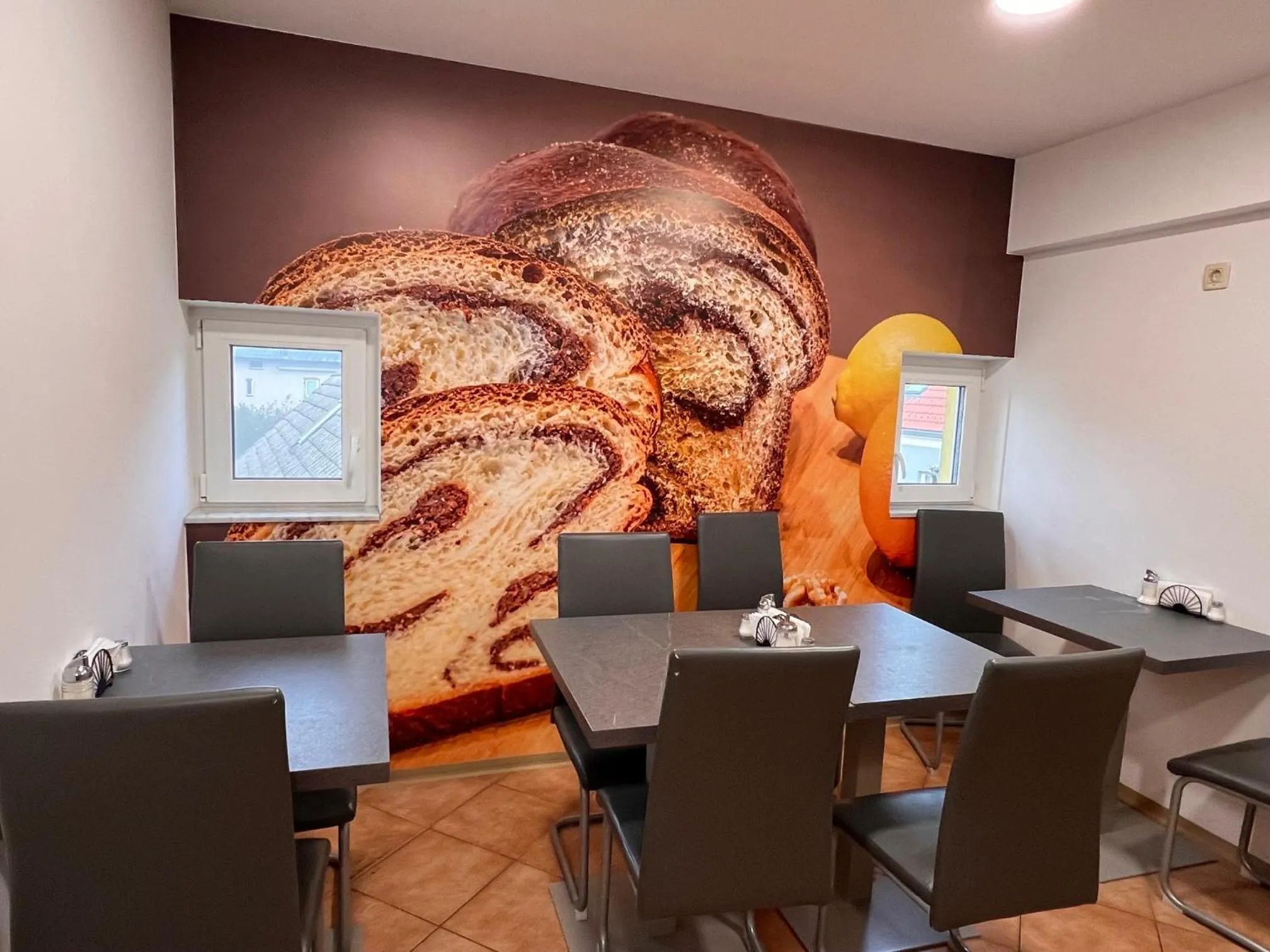 Kitchen or kitchenette in B&B By The Way