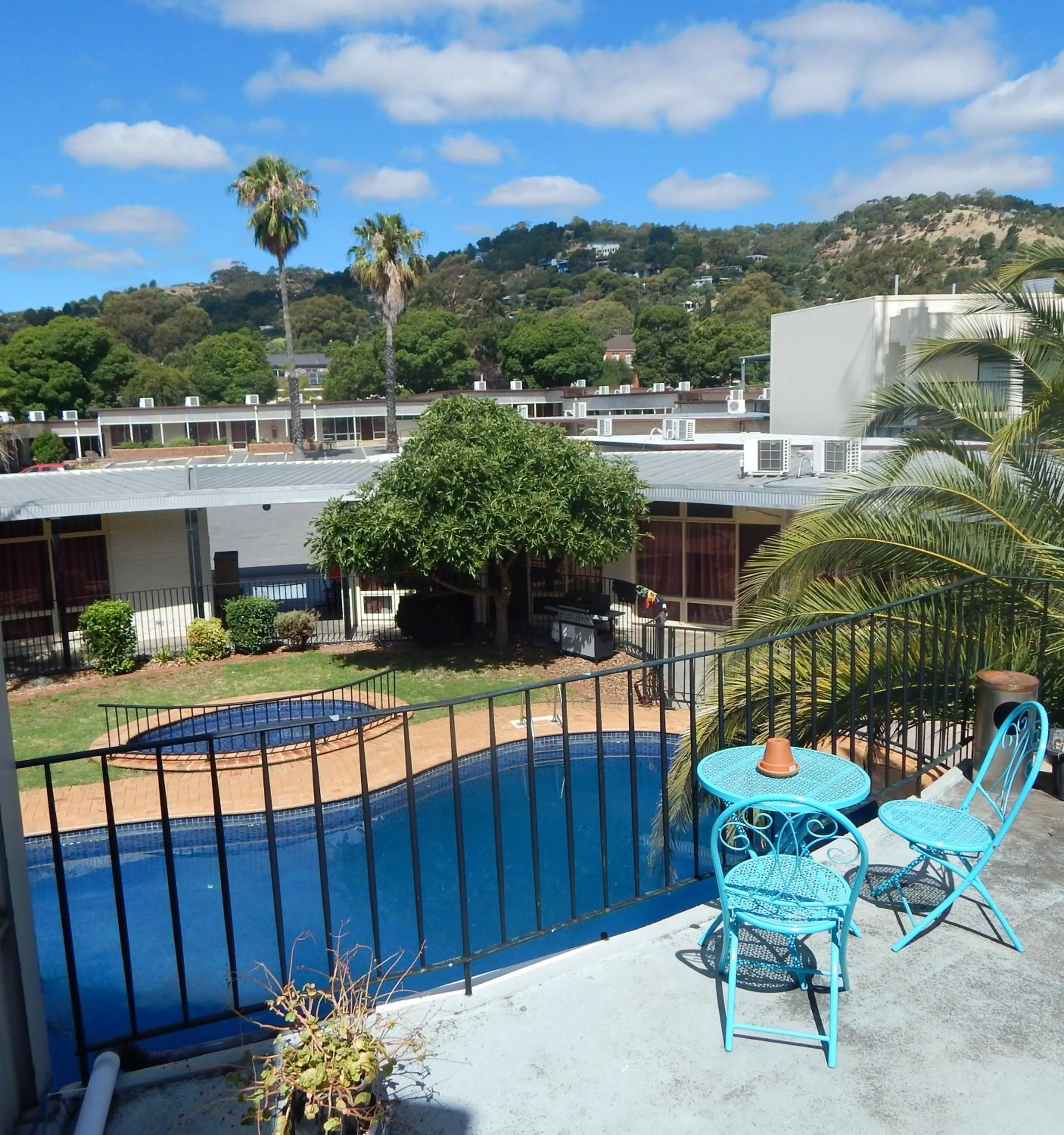 Patio in Jacksons Motor Inn