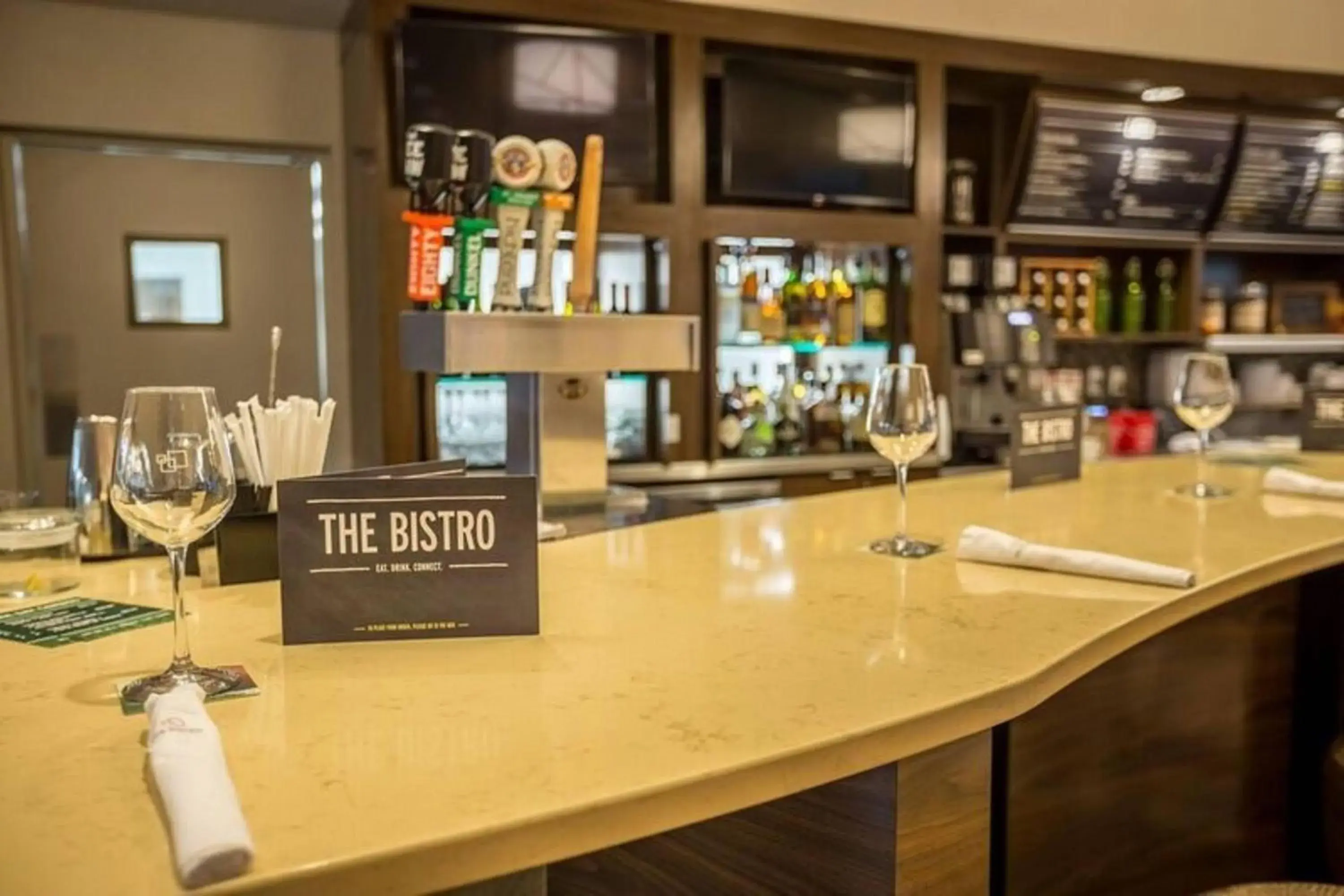 Lounge or bar in Courtyard by Marriott Pigeon Forge Lounge or bar in Courtyard by Marriott Pigeon Forge