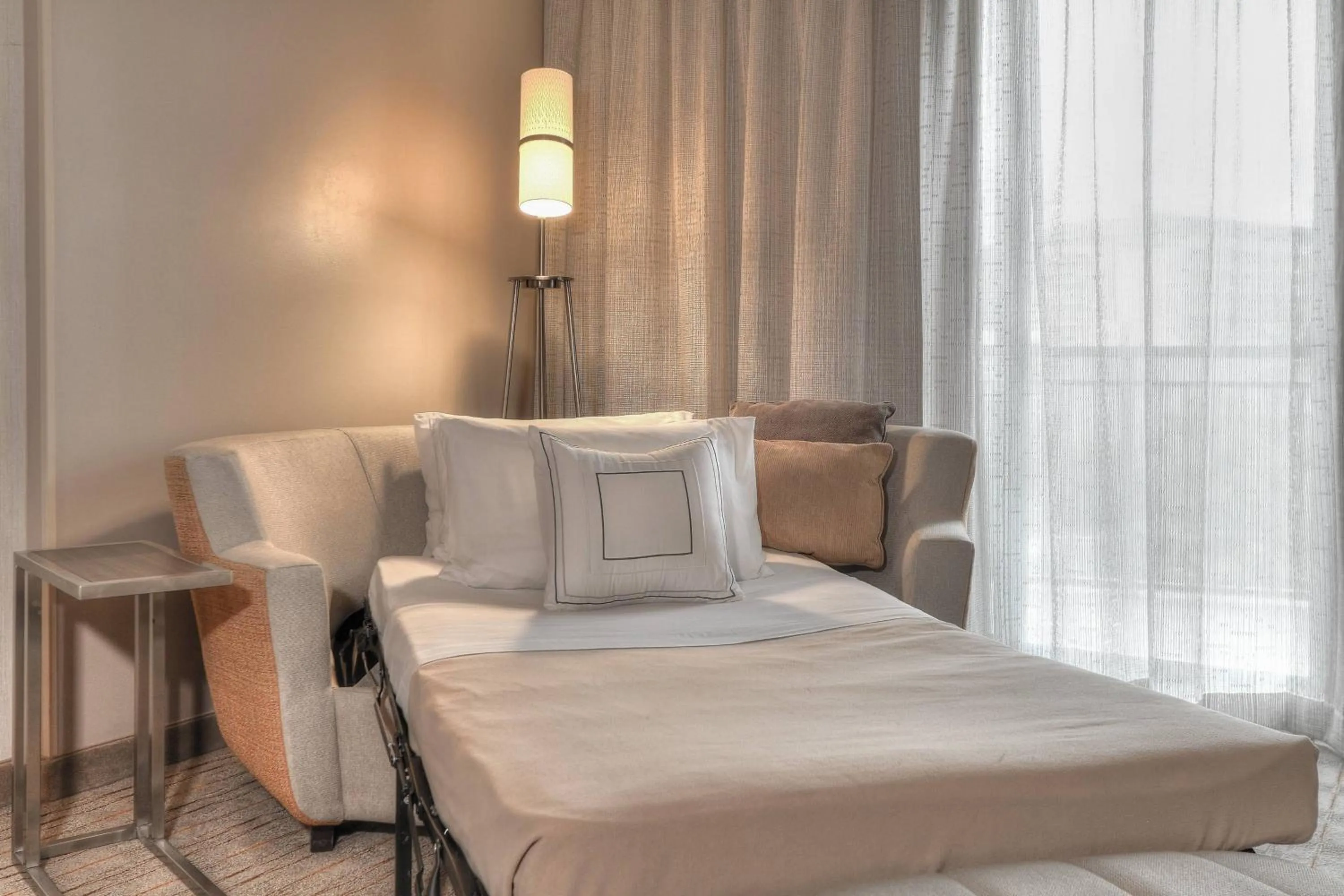 Photo of the whole room, Bed in Courtyard by Marriott Pigeon Forge