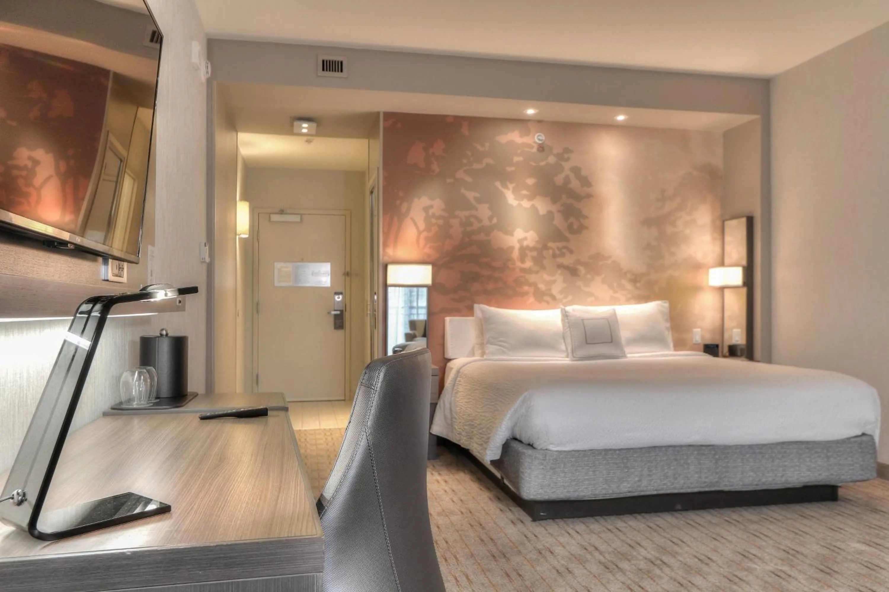 Photo of the whole room, Bed in Courtyard by Marriott Pigeon Forge