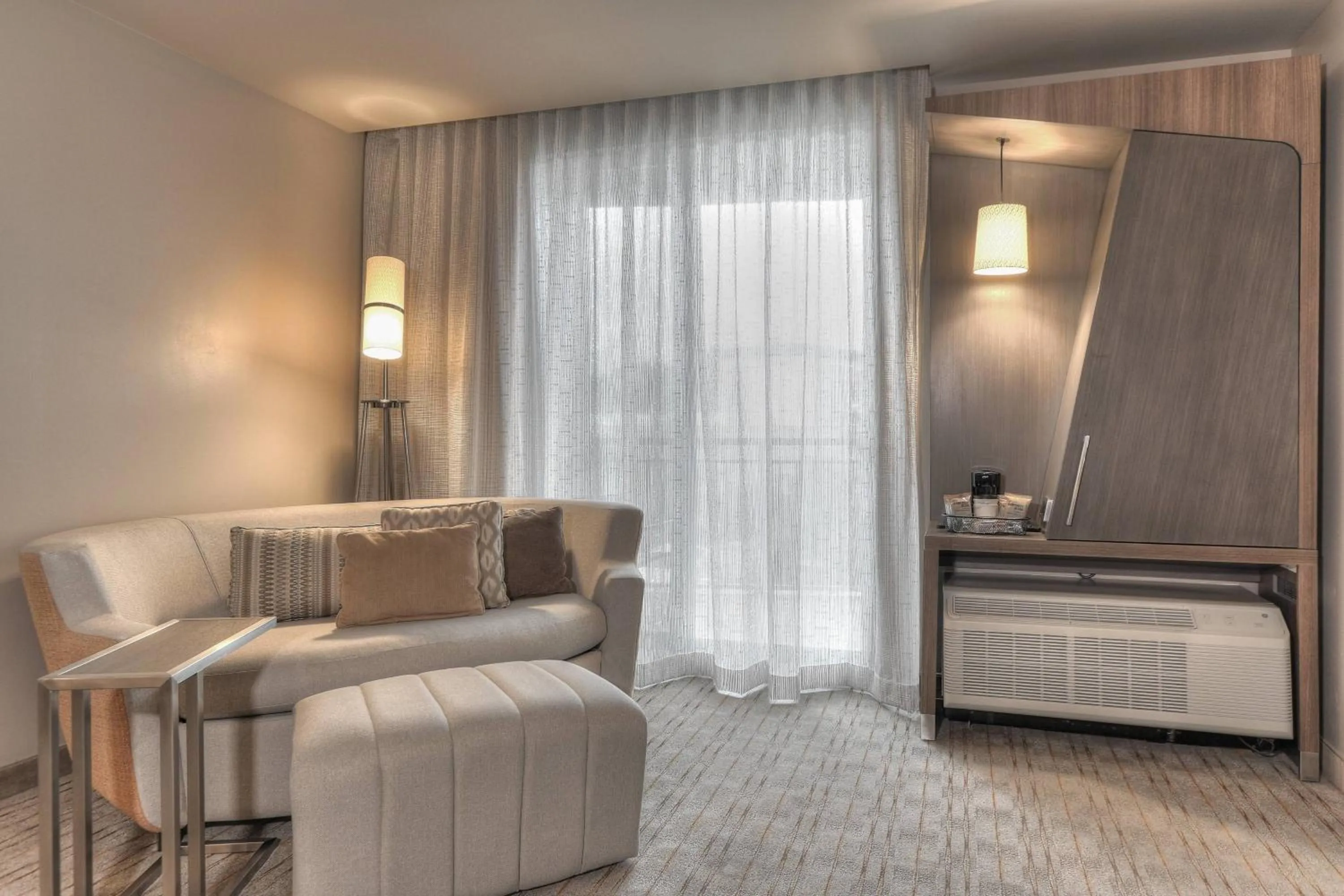 Photo of the whole room in Courtyard by Marriott Pigeon Forge