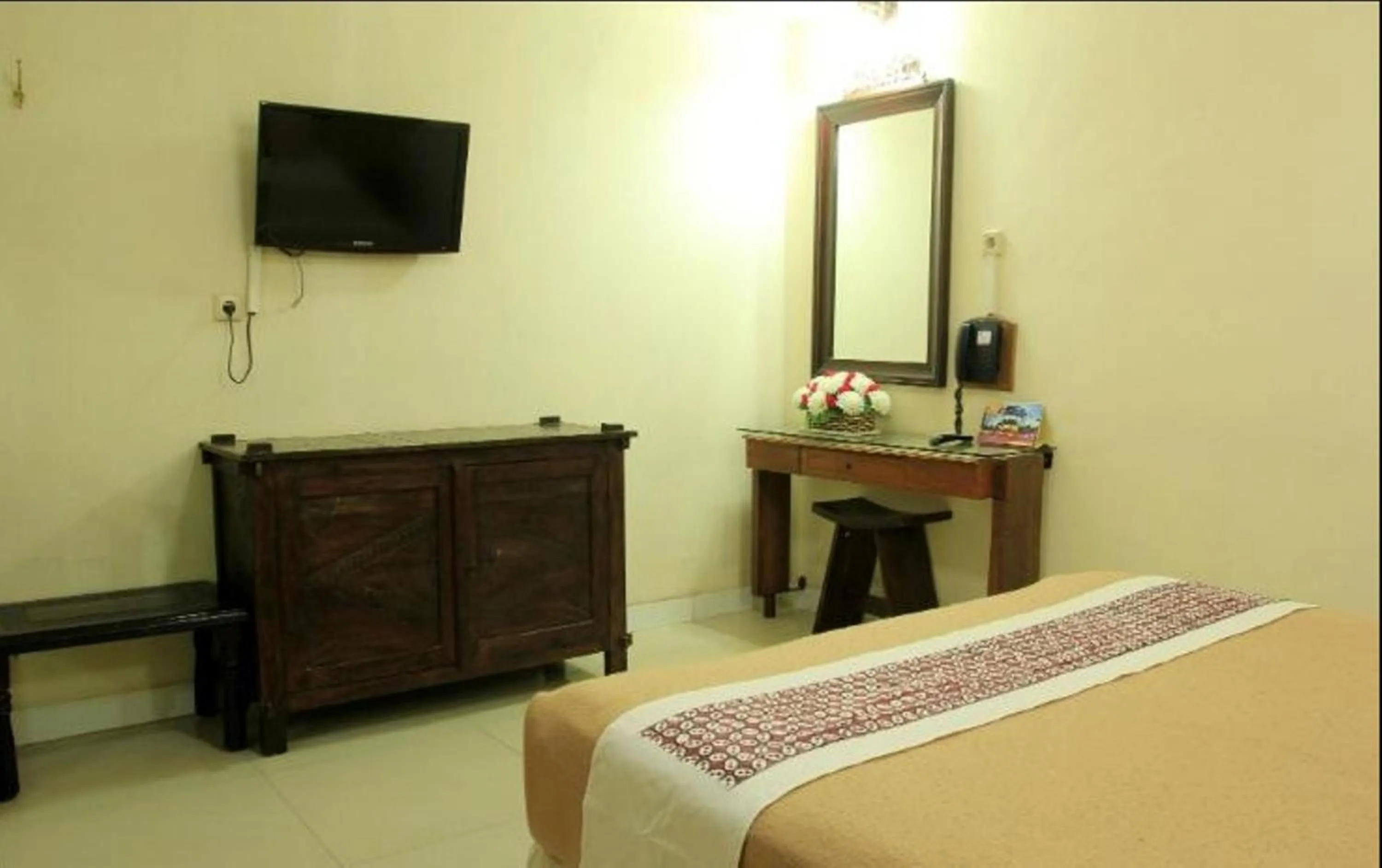 Photo of the whole room, Bed in Hotel Mataram 2 Malioboro