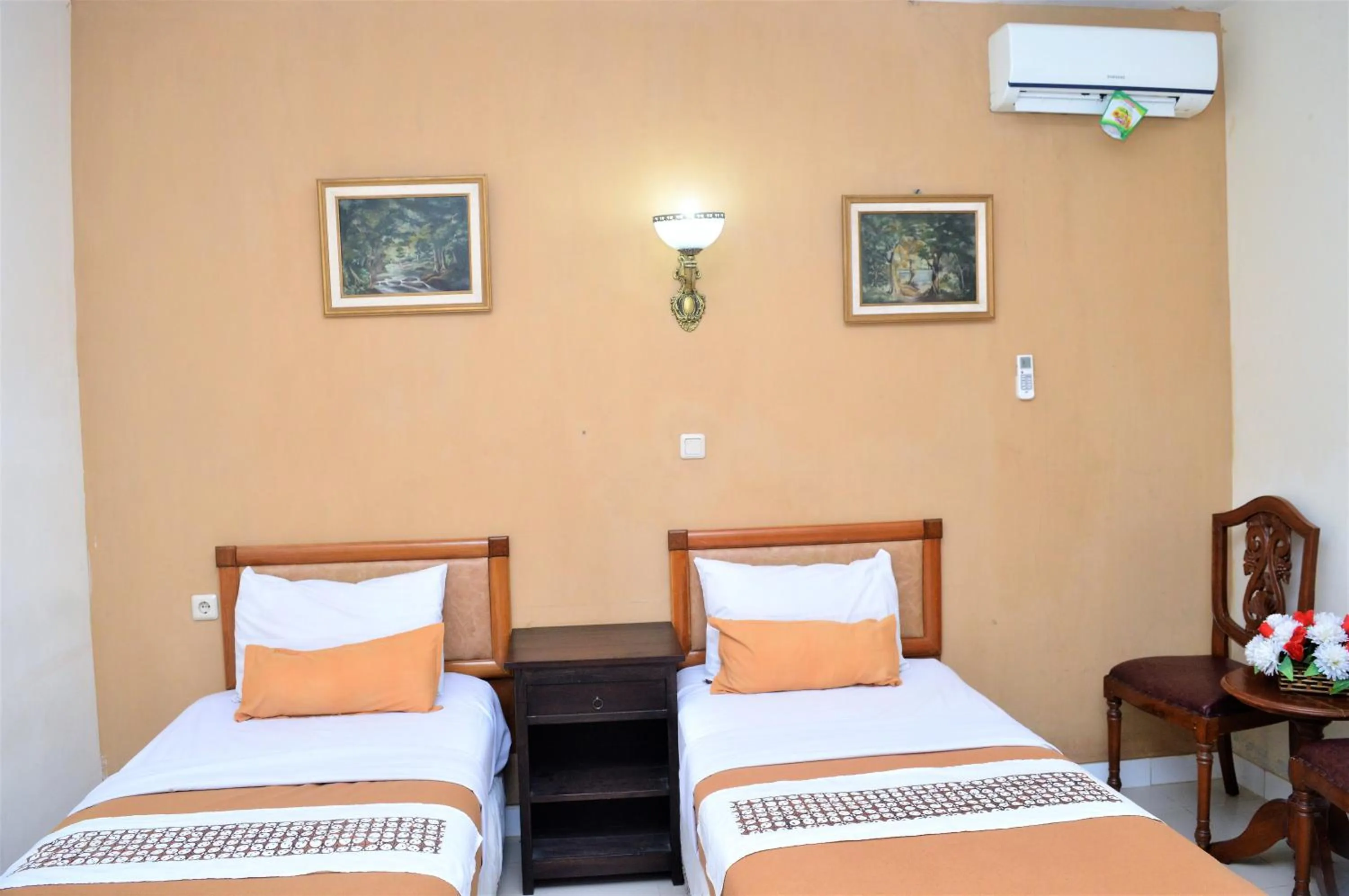 Bed in Hotel Mataram 2 Malioboro