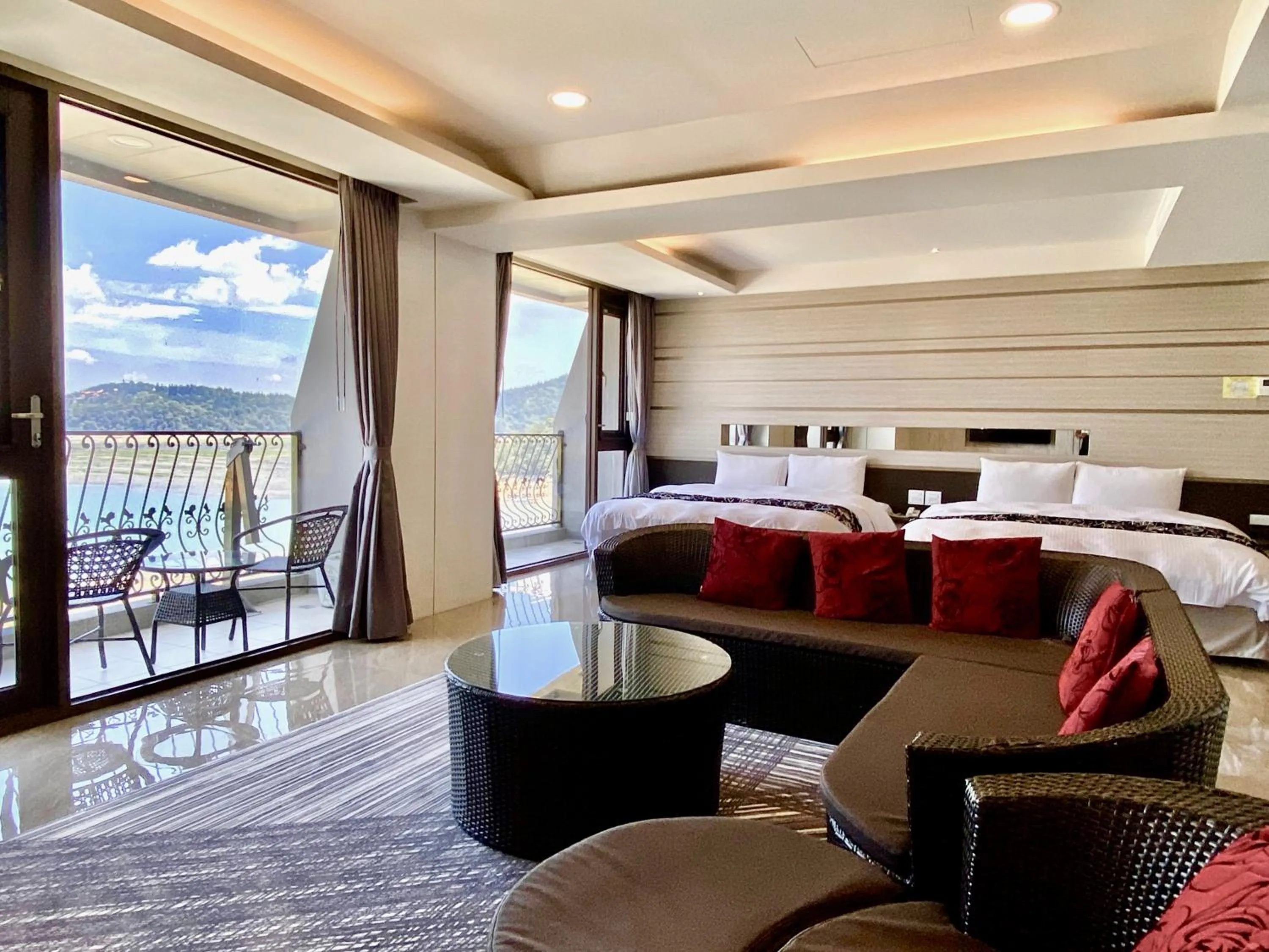 Photo of the whole room in Ming Yue Hu Hotel