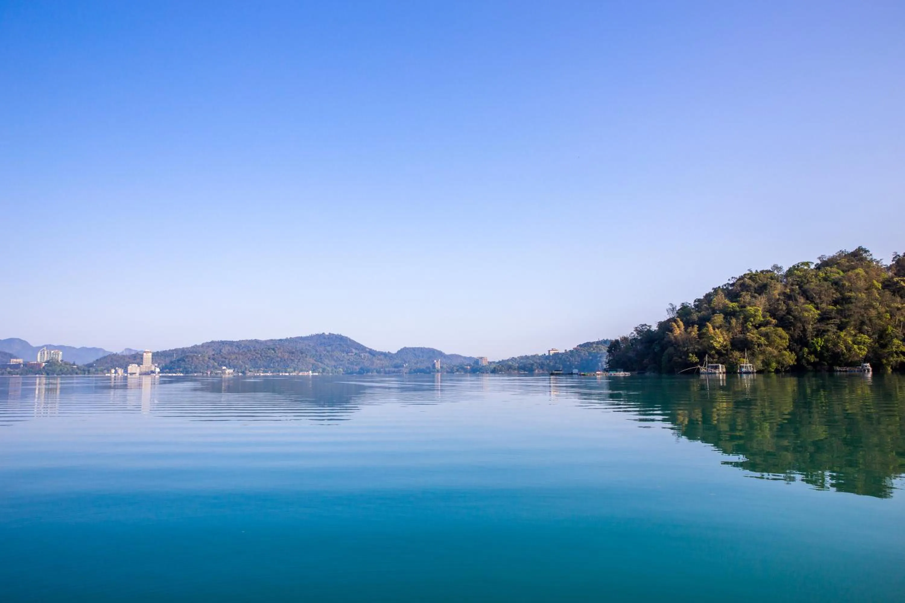 Day in Ming Yue Hu Hotel