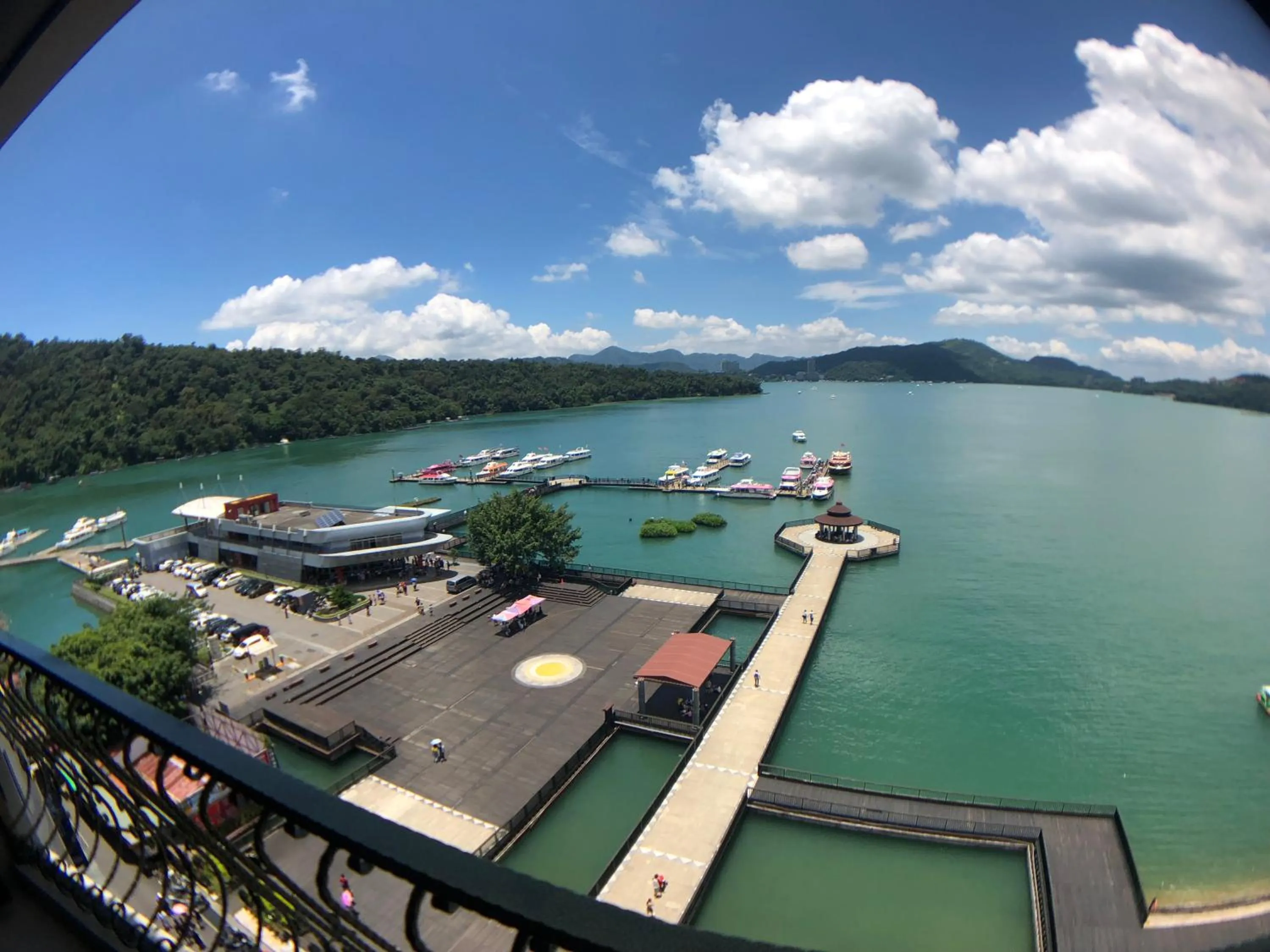 Lake view in Ming Yue Hu Hotel