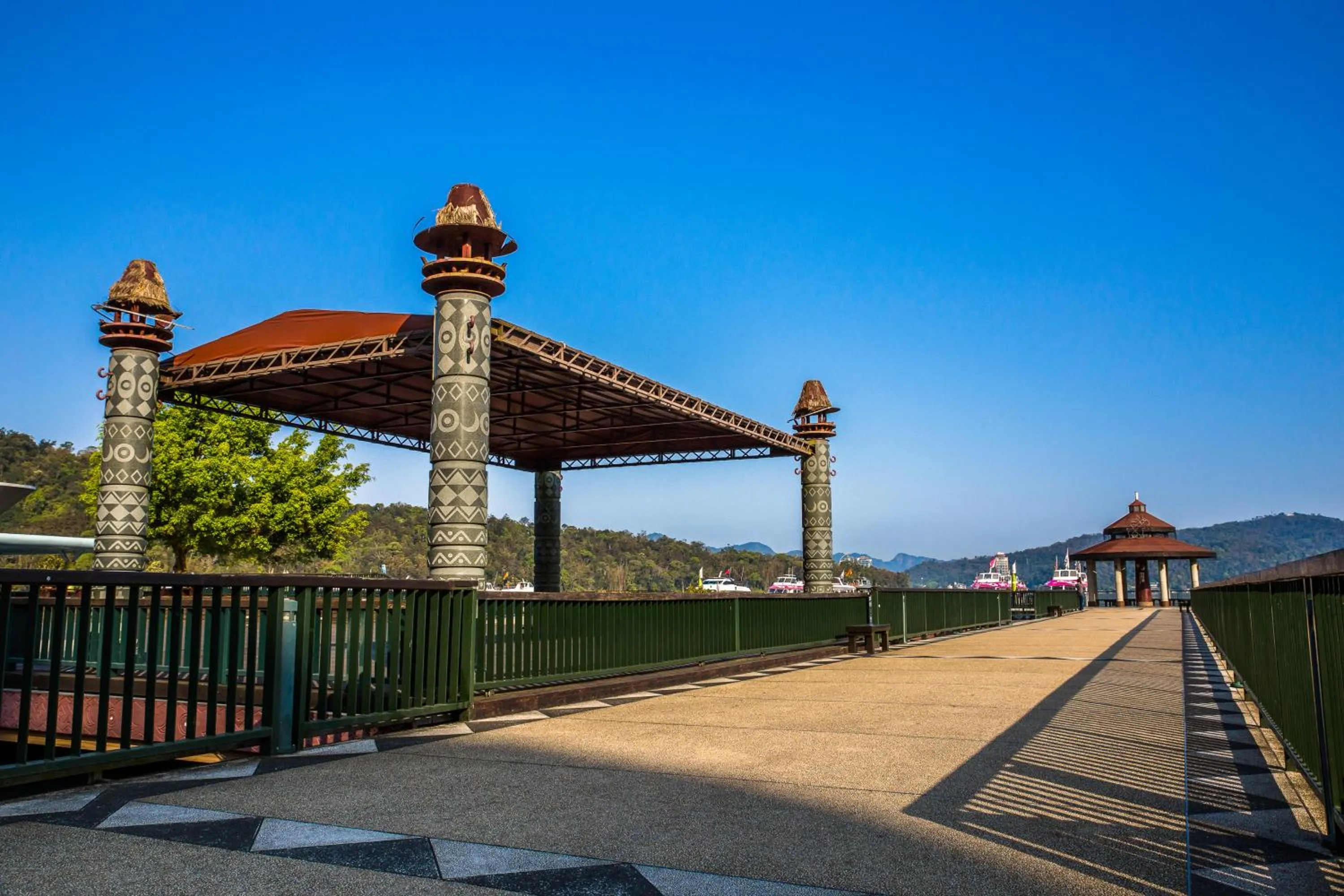 Day in Ming Yue Hu Hotel