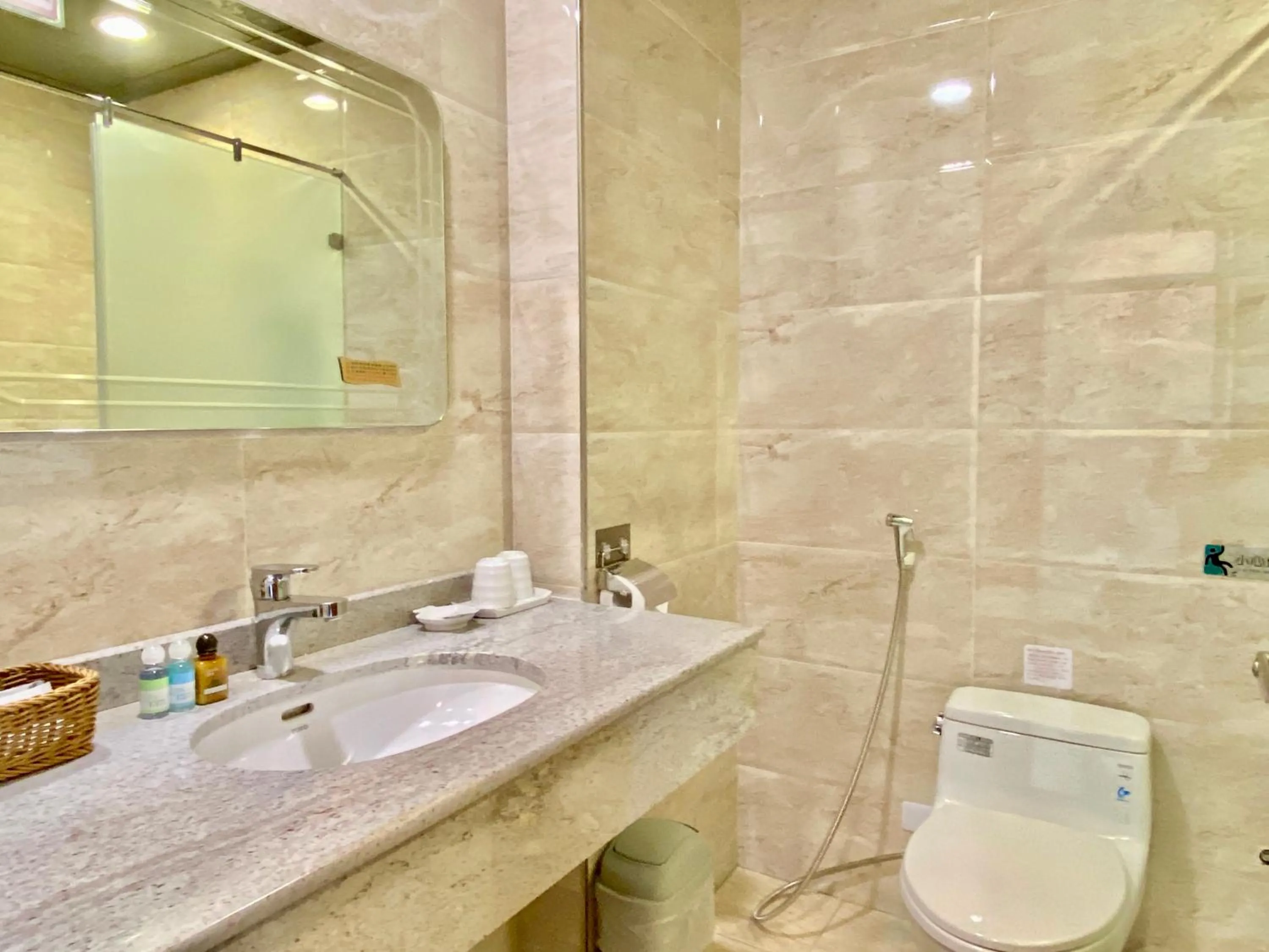 Bathroom in Ming Yue Hu Hotel