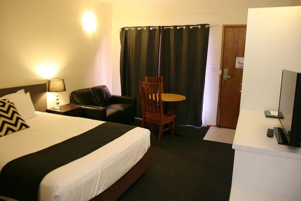 Photo of the whole room, Bed in Footscray Motor Inn and Serviced Apartments