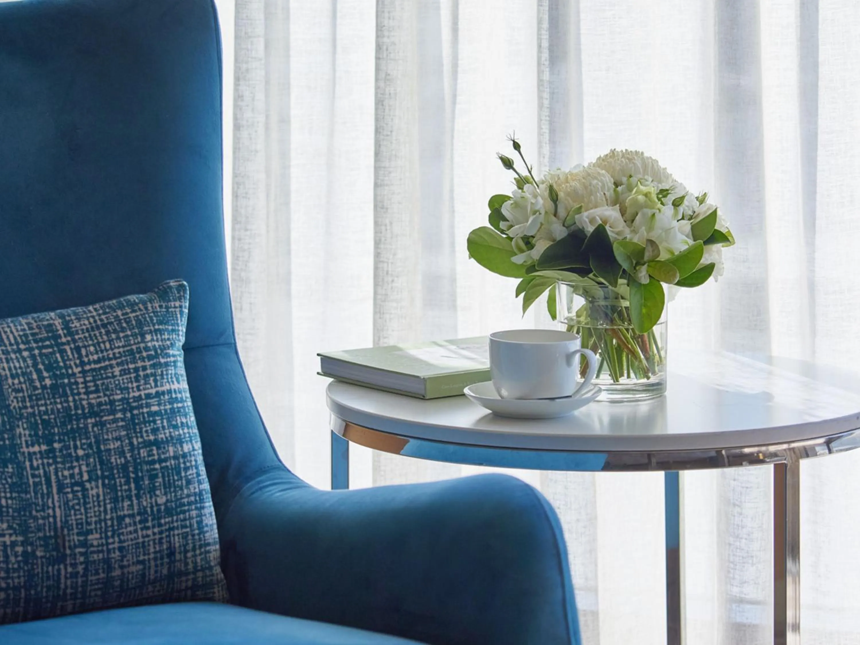 Seating area in Pan Pacific Melbourne