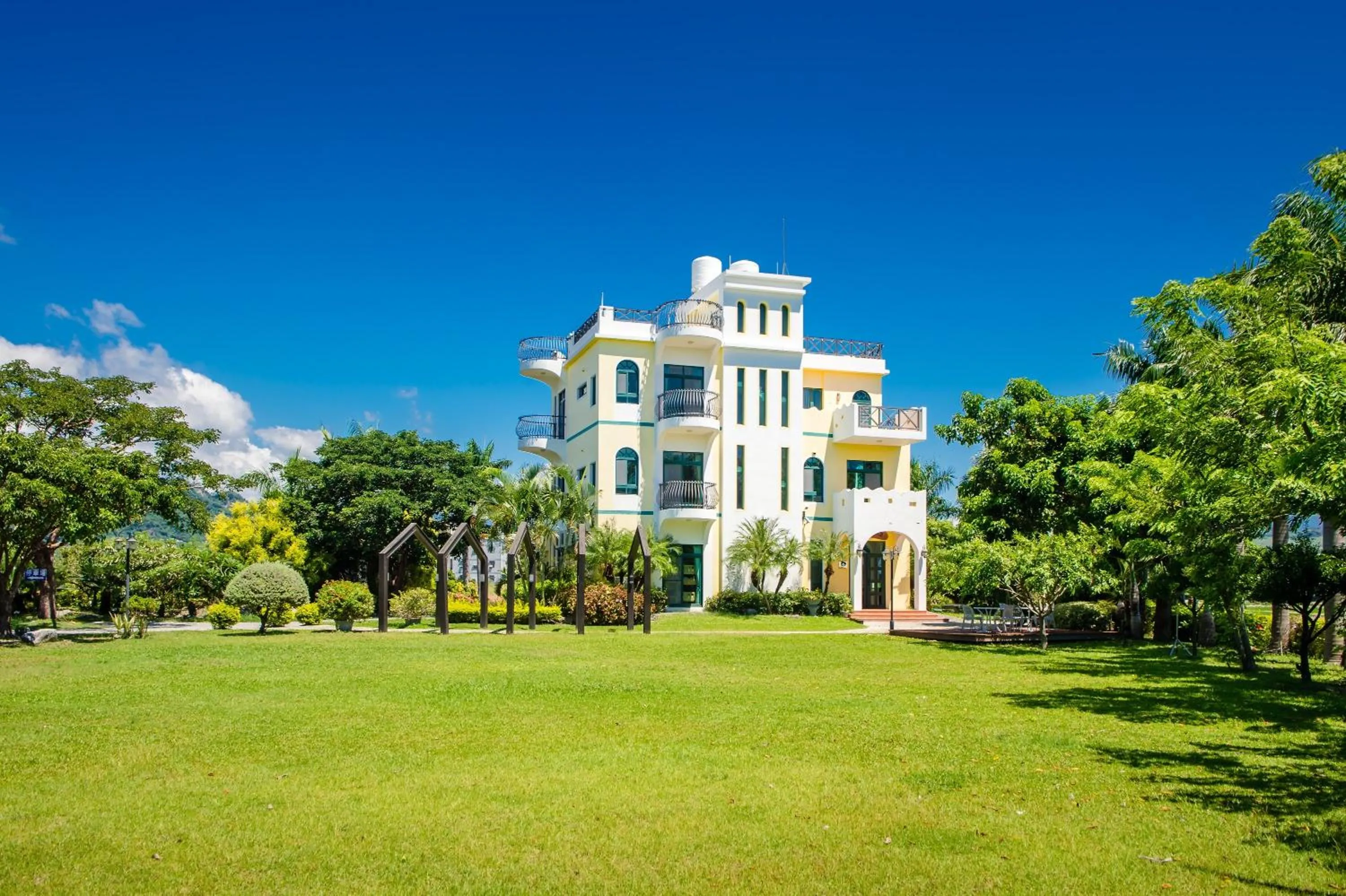 Property building in Summer Garden
