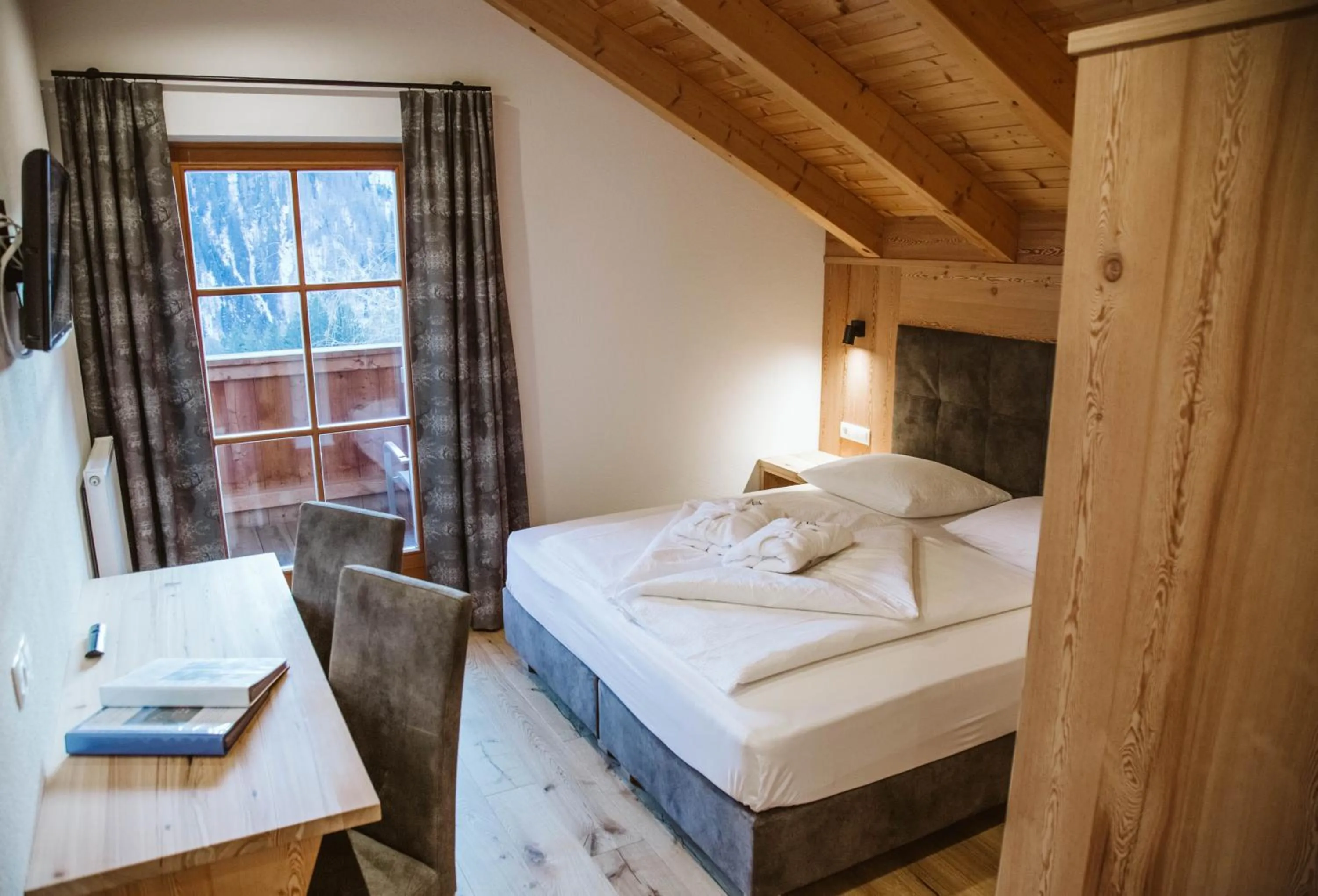 Bedroom, Bed in Hotel Pension Odles