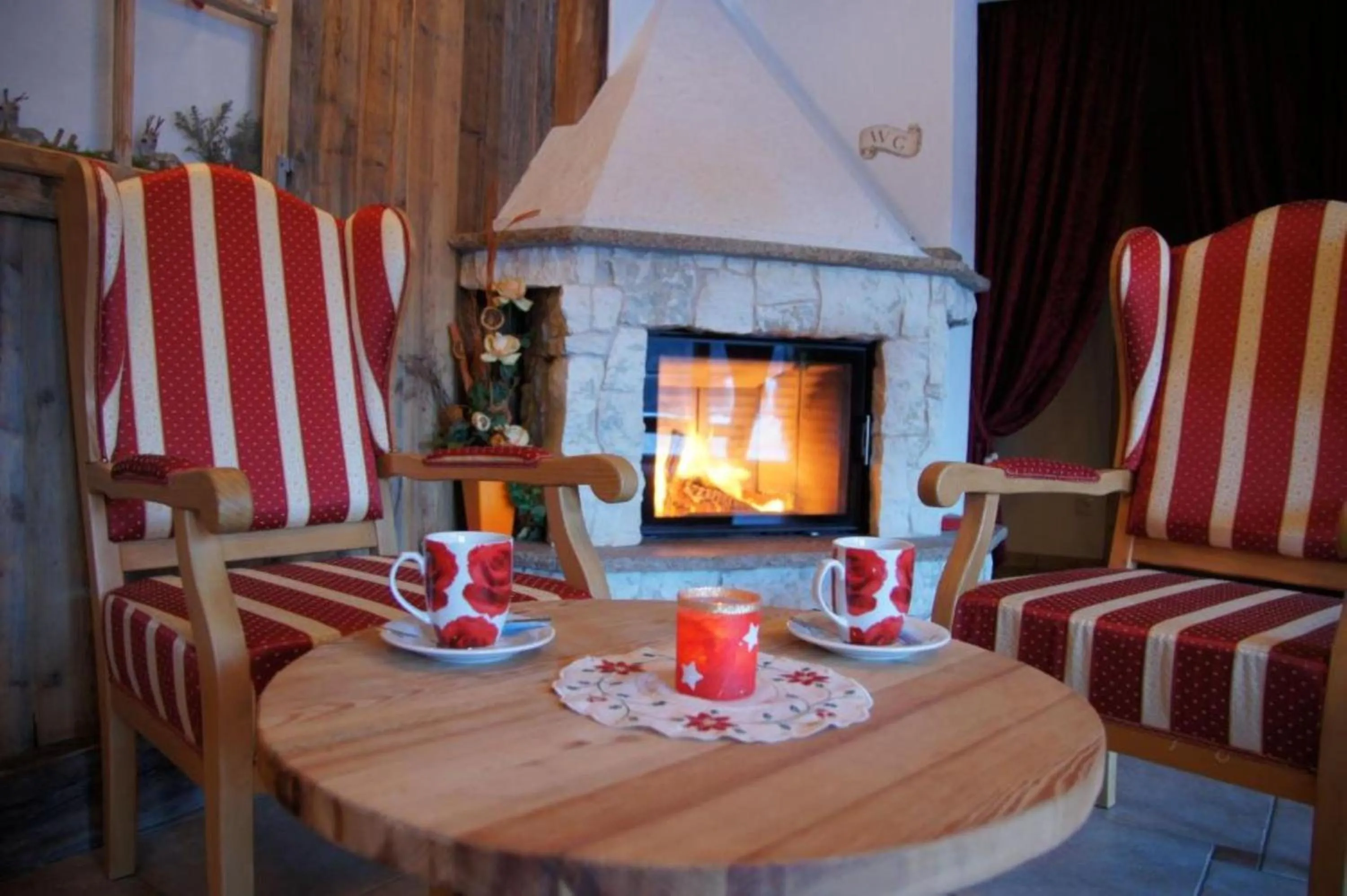 fireplace in Hotel Pension Odles