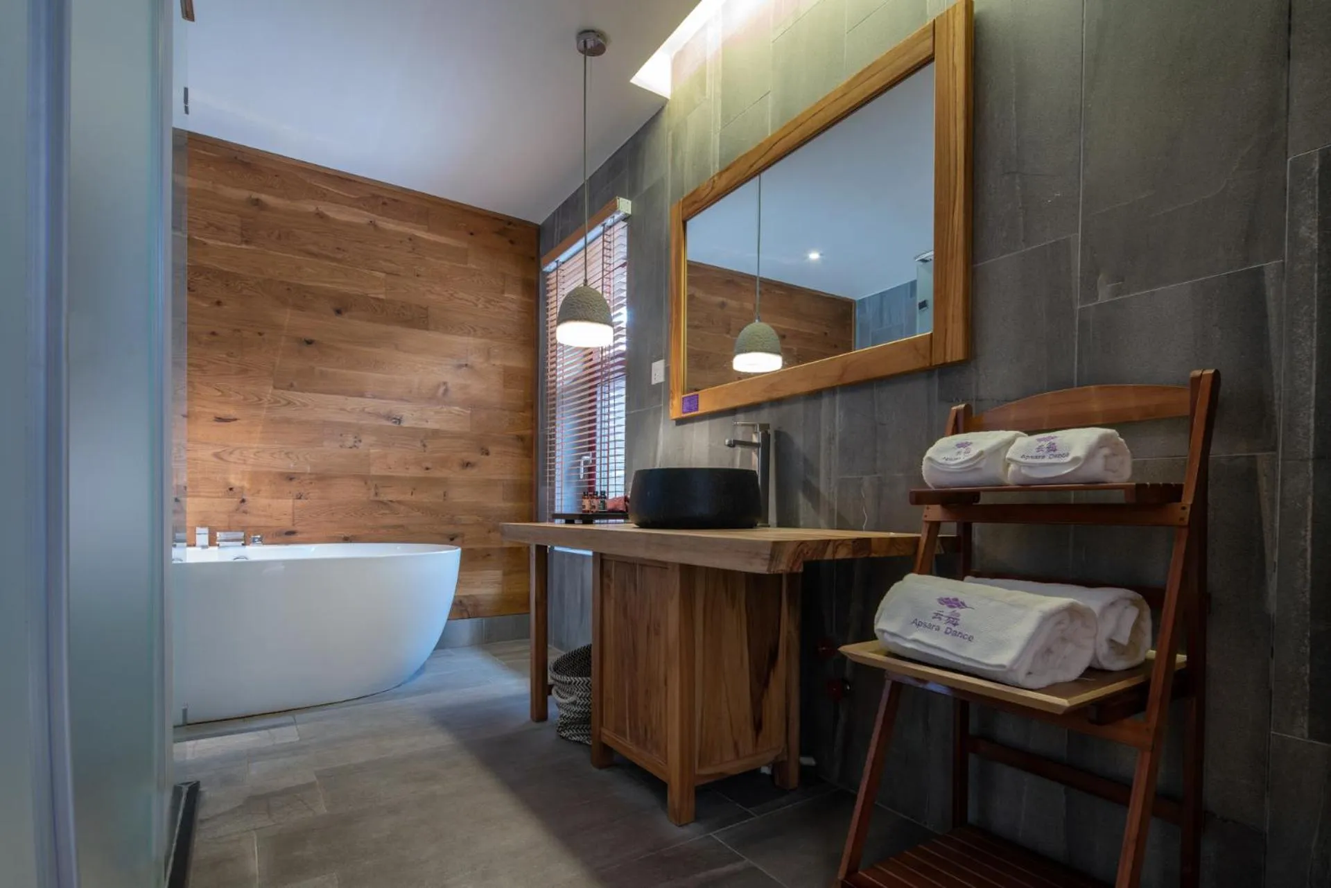 Shower in The Apsara Lodge