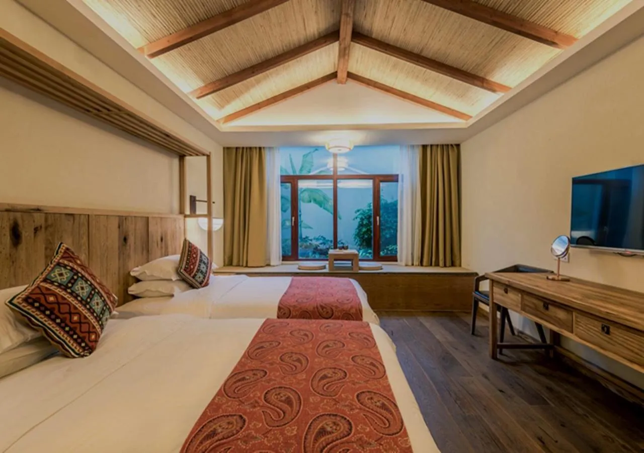 Bedroom, Bed in The Apsara Lodge