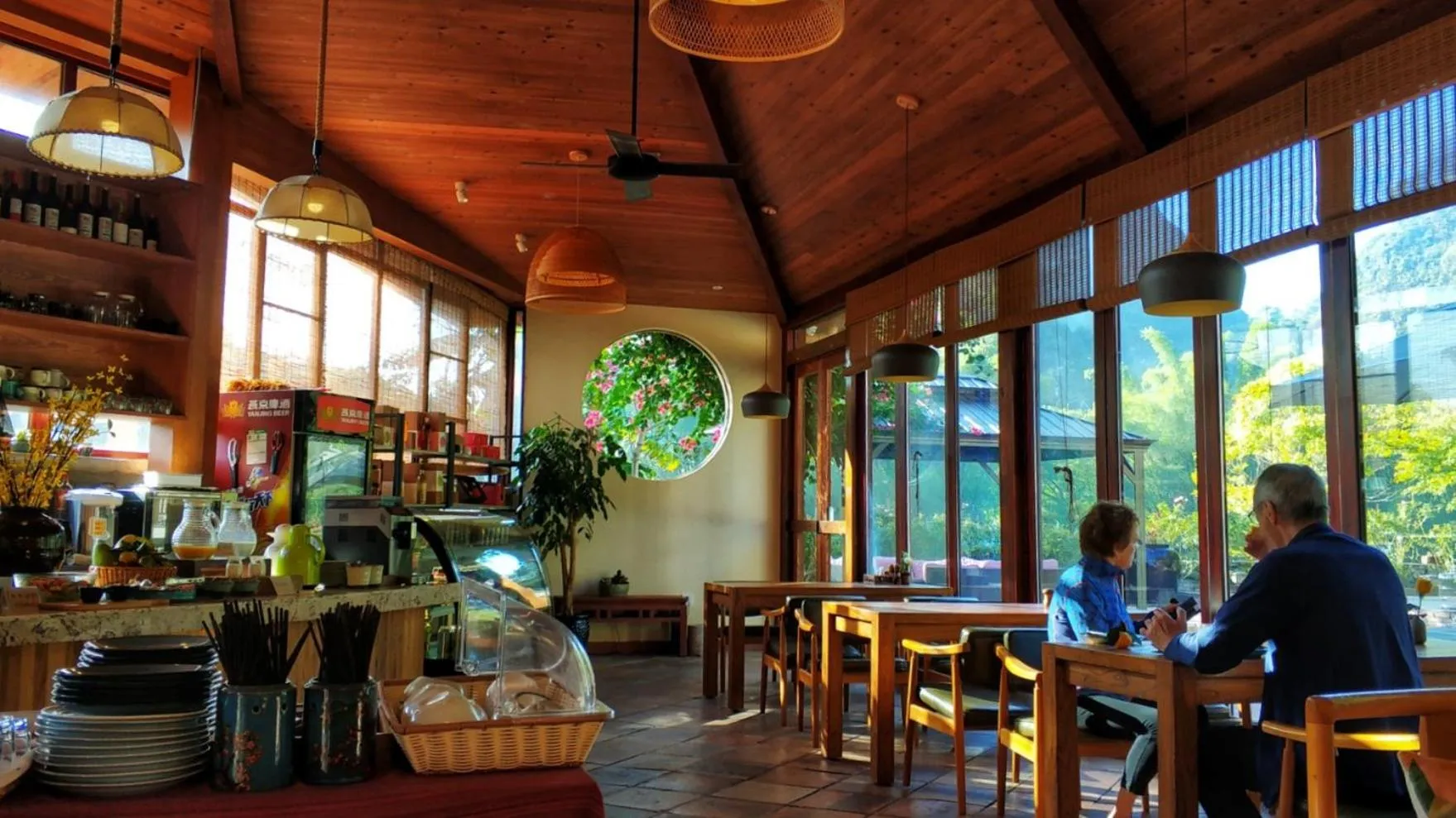 Restaurant/places to eat in The Apsara Lodge