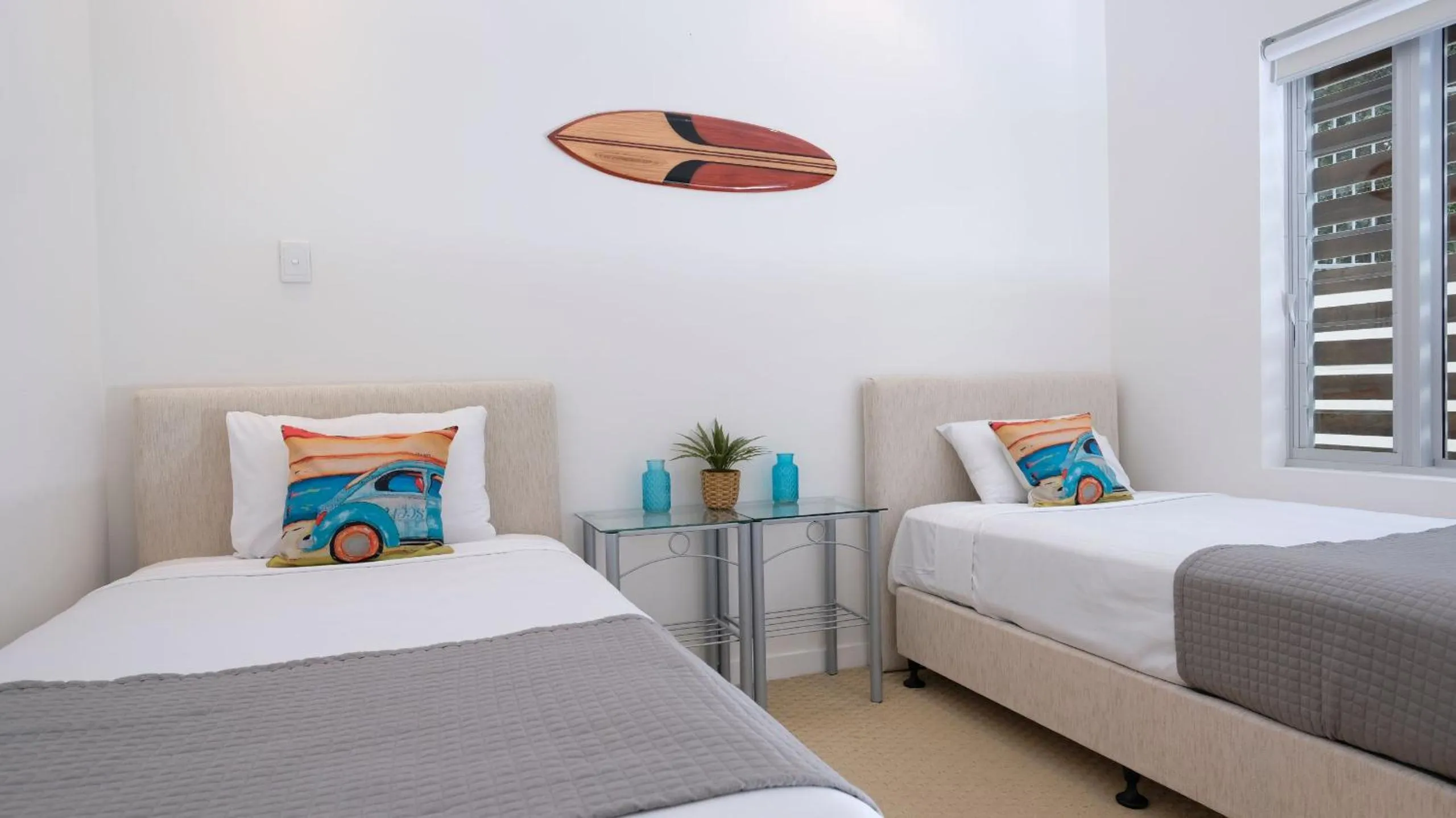 Bedroom, Bed in Rainbow Ocean Palms Resort