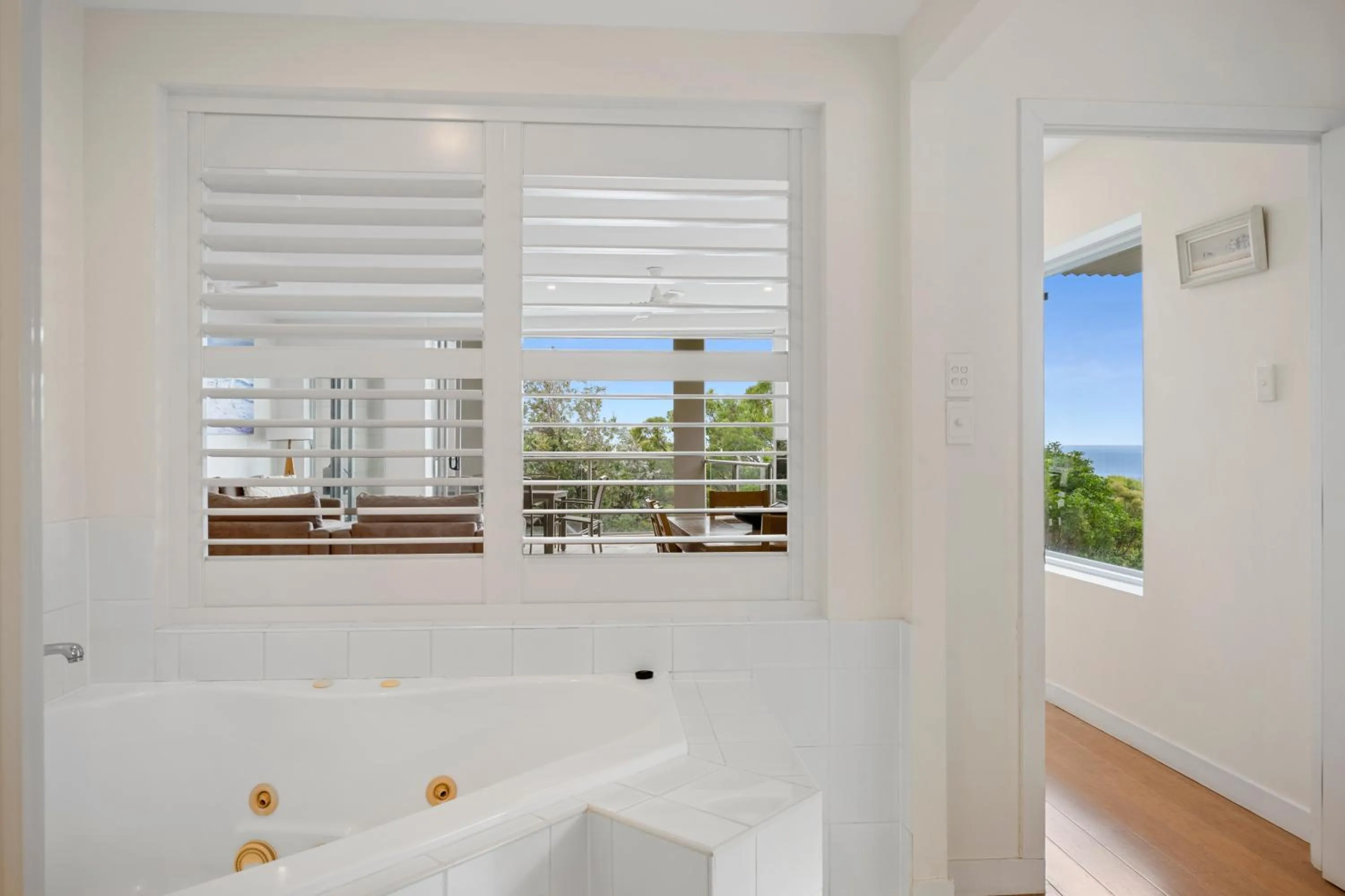 Bathroom in Rainbow Ocean Palms Resort