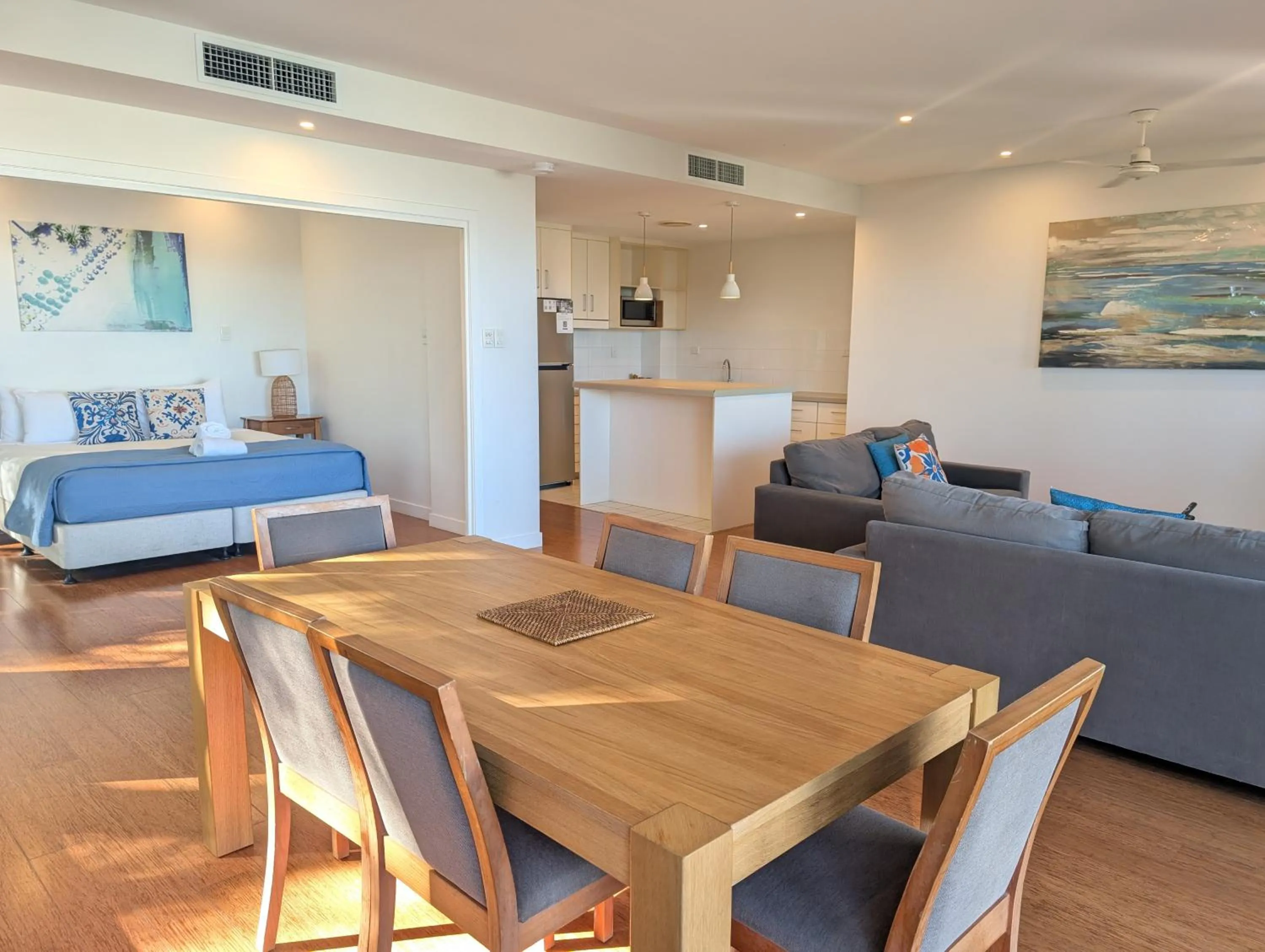 Living room in Rainbow Ocean Palms Resort
