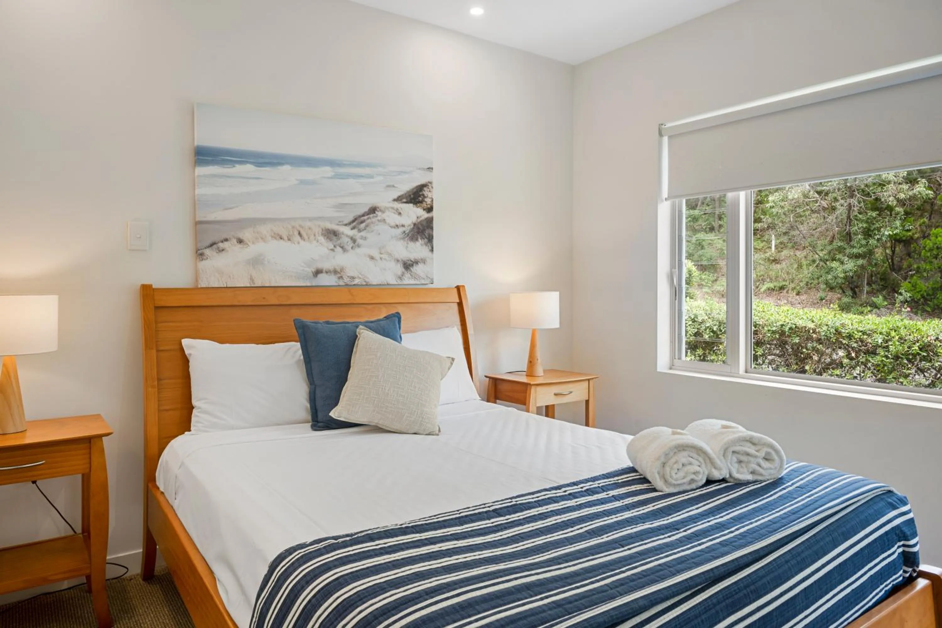 Bedroom, Bed in Rainbow Ocean Palms Resort