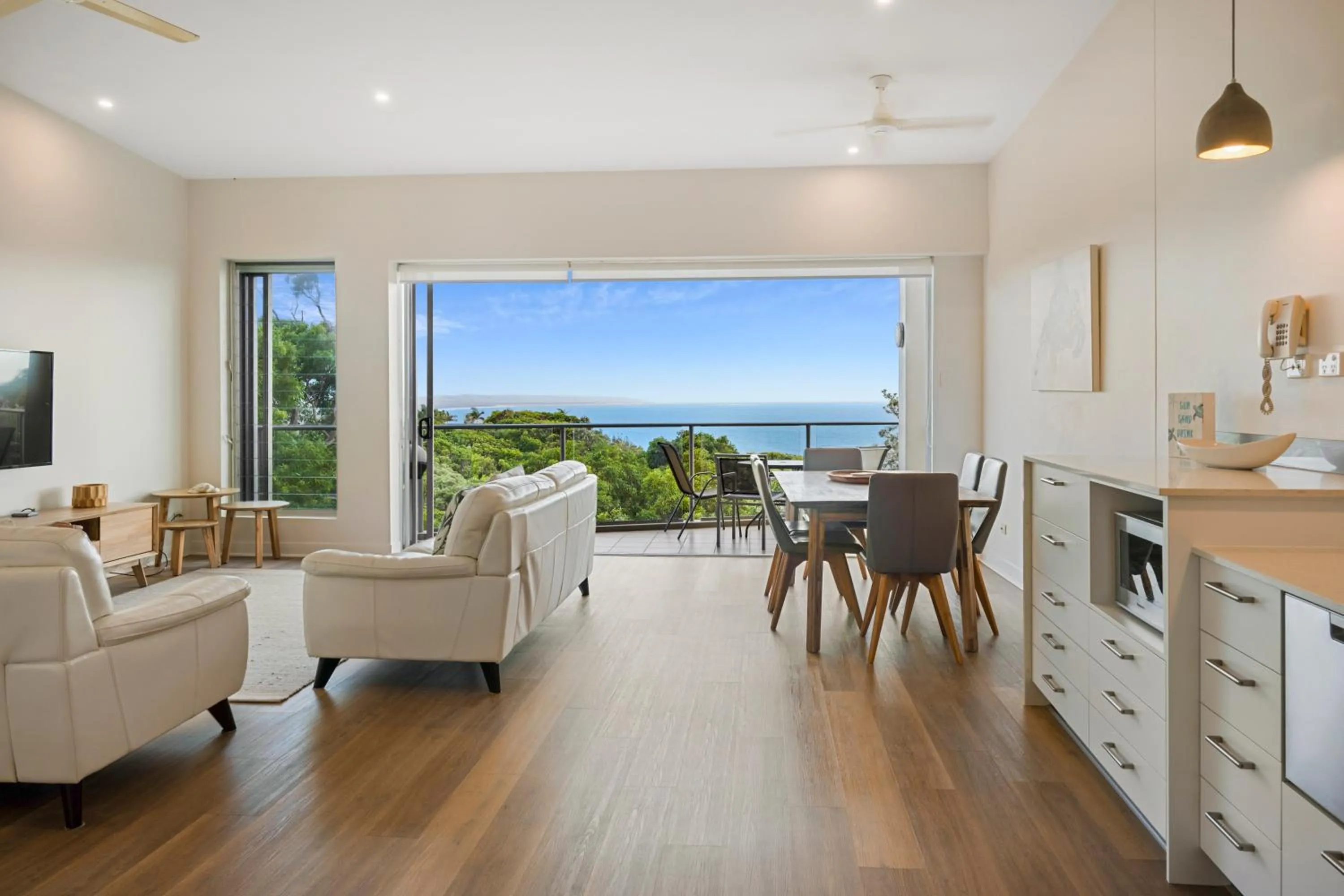 Balcony/Terrace in Rainbow Ocean Palms Resort