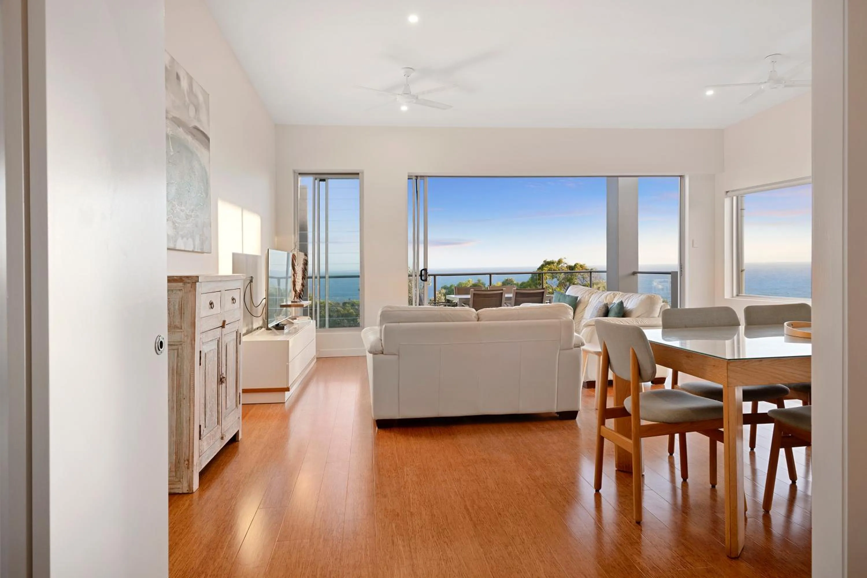 Balcony/Terrace in Rainbow Ocean Palms Resort