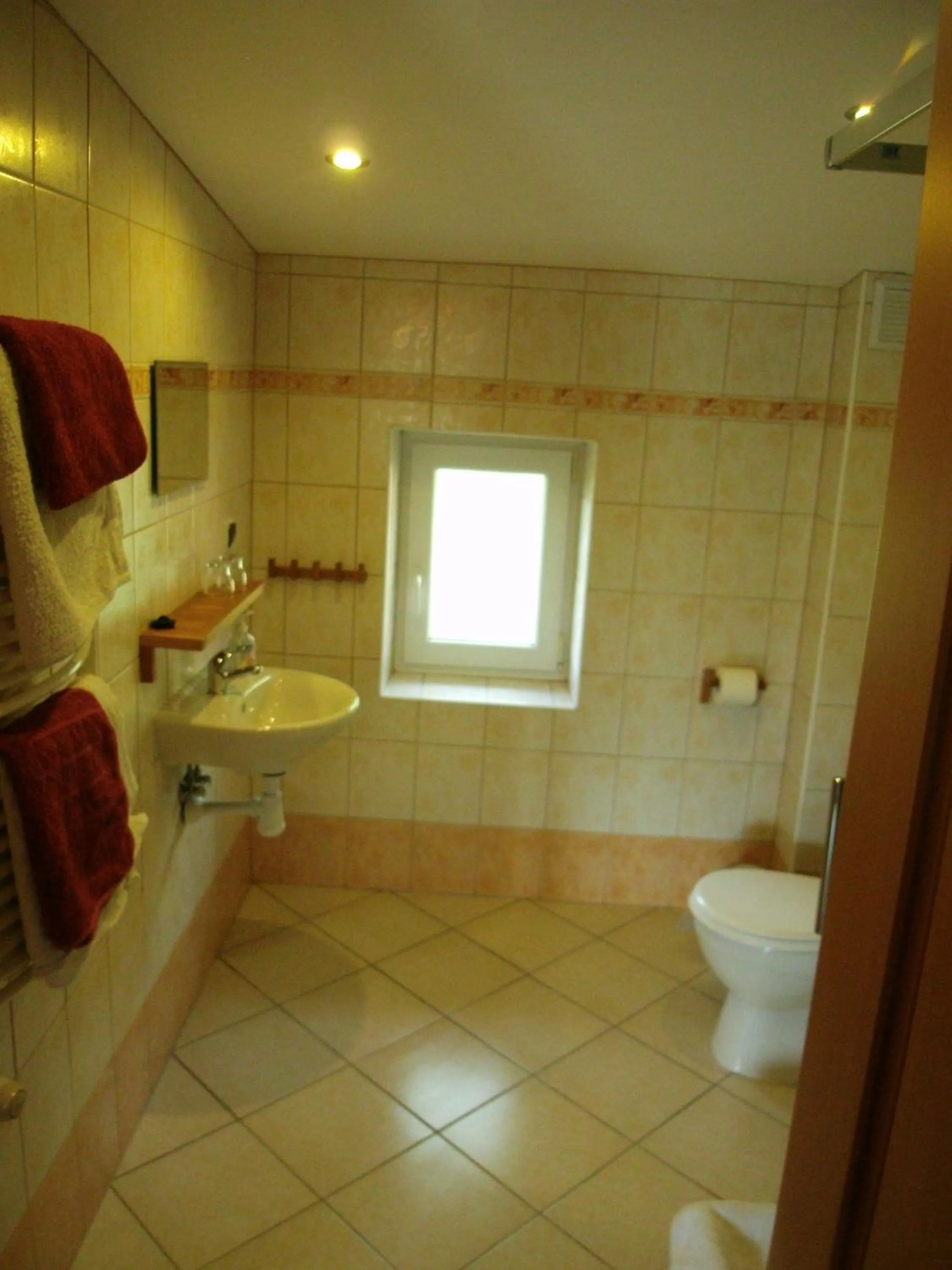 Photo of the whole room in W Starym Ogrodnictwie