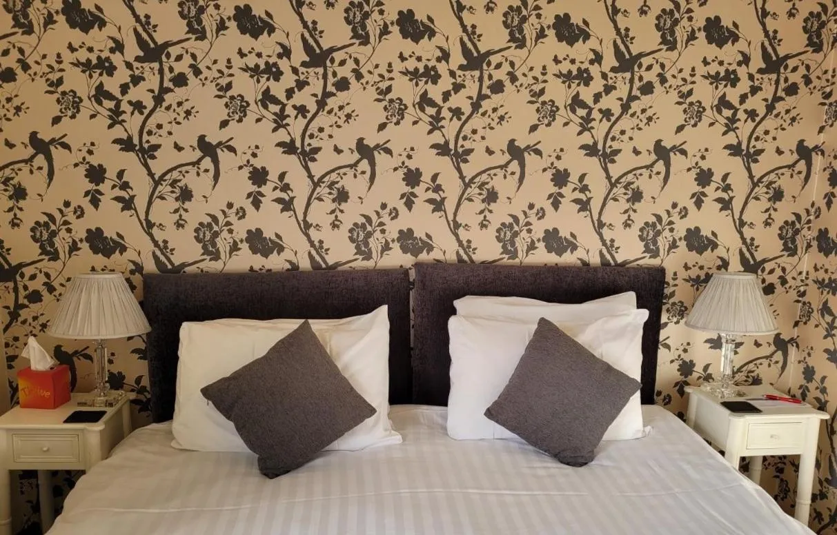 Bedroom, Bed in Loch Melfort Hotel