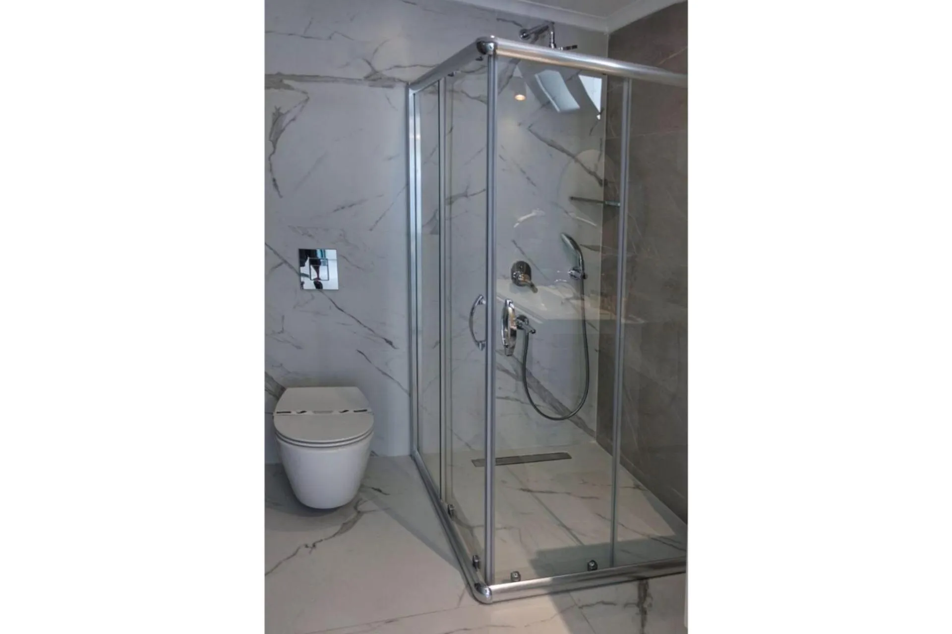 Bathroom in Payam Hotel