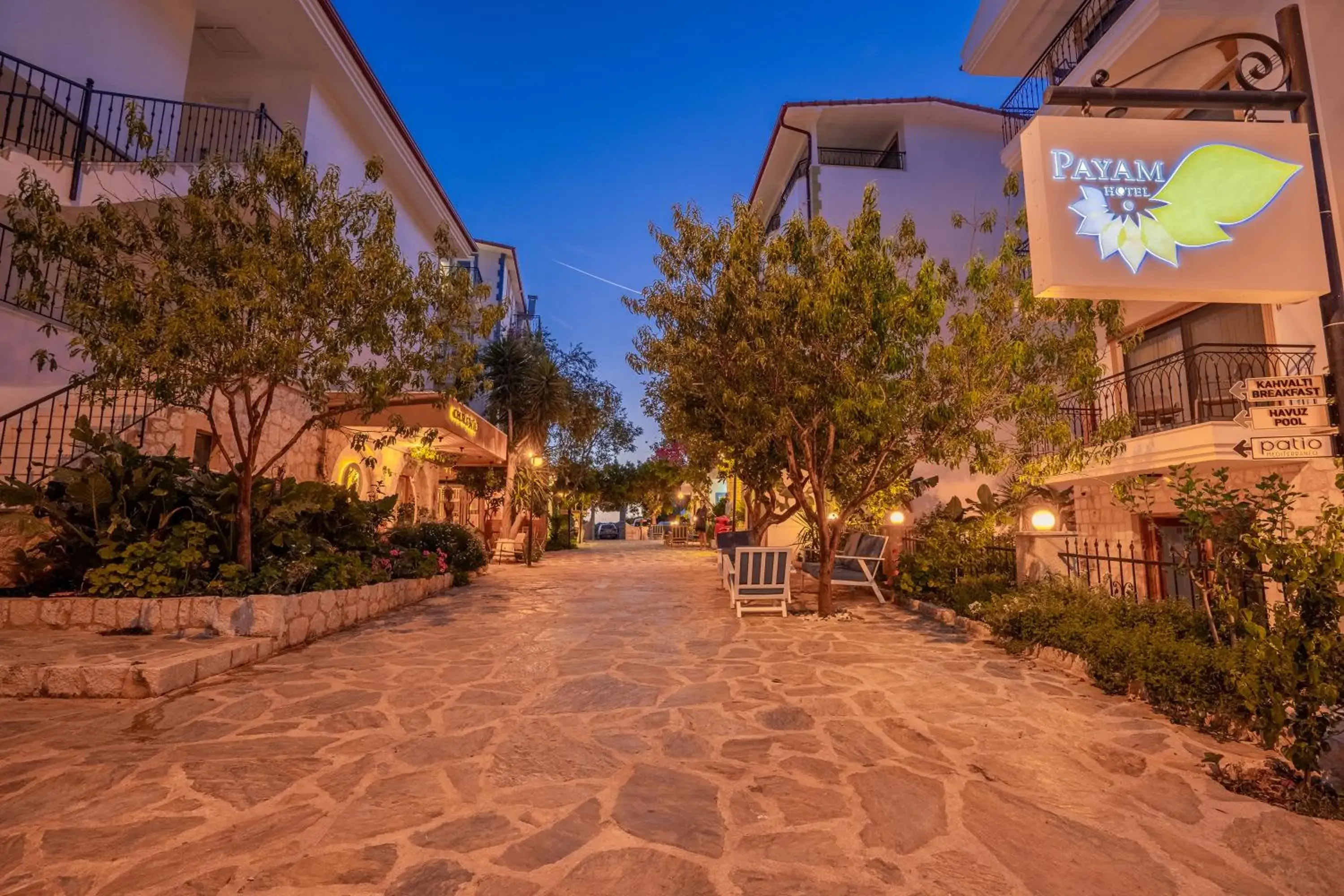 Inner courtyard view in Payam Hotel Inner courtyard view in Payam Hotel