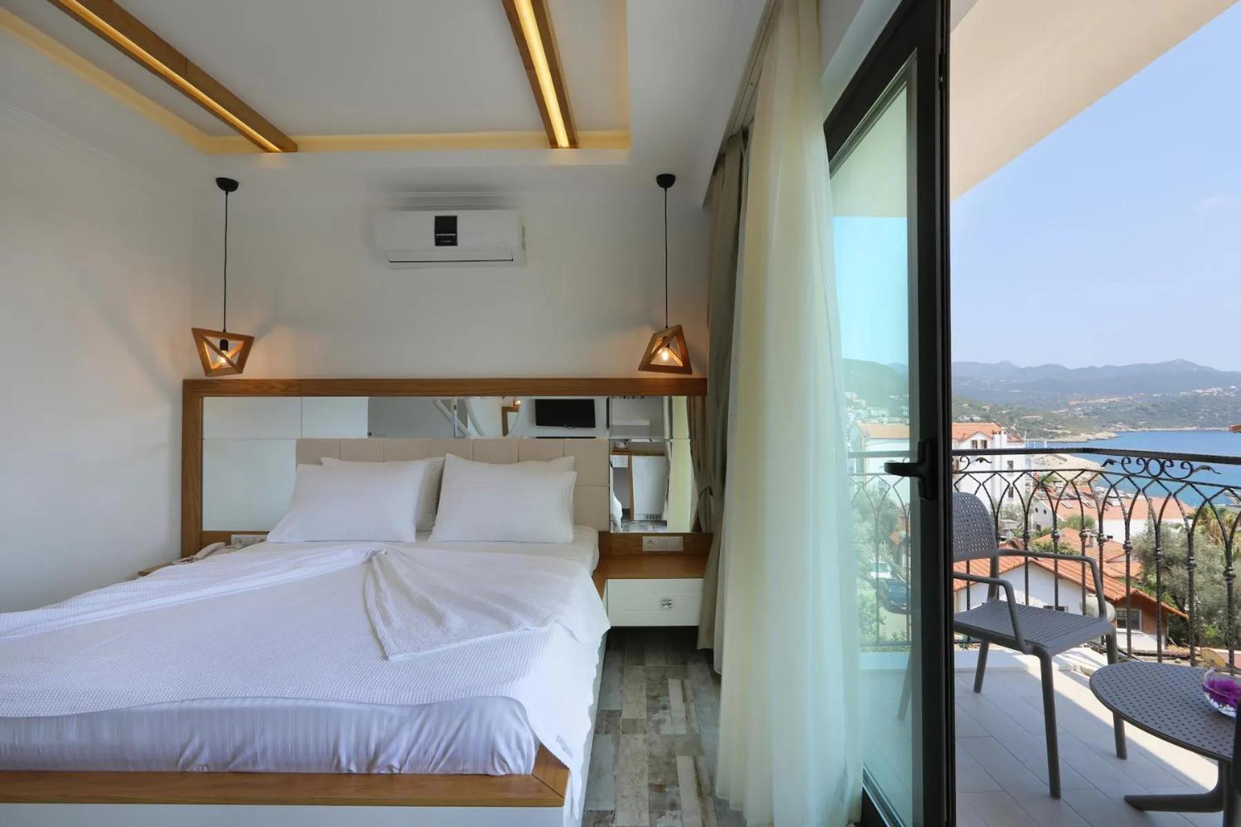 Day, Bed in Payam Hotel