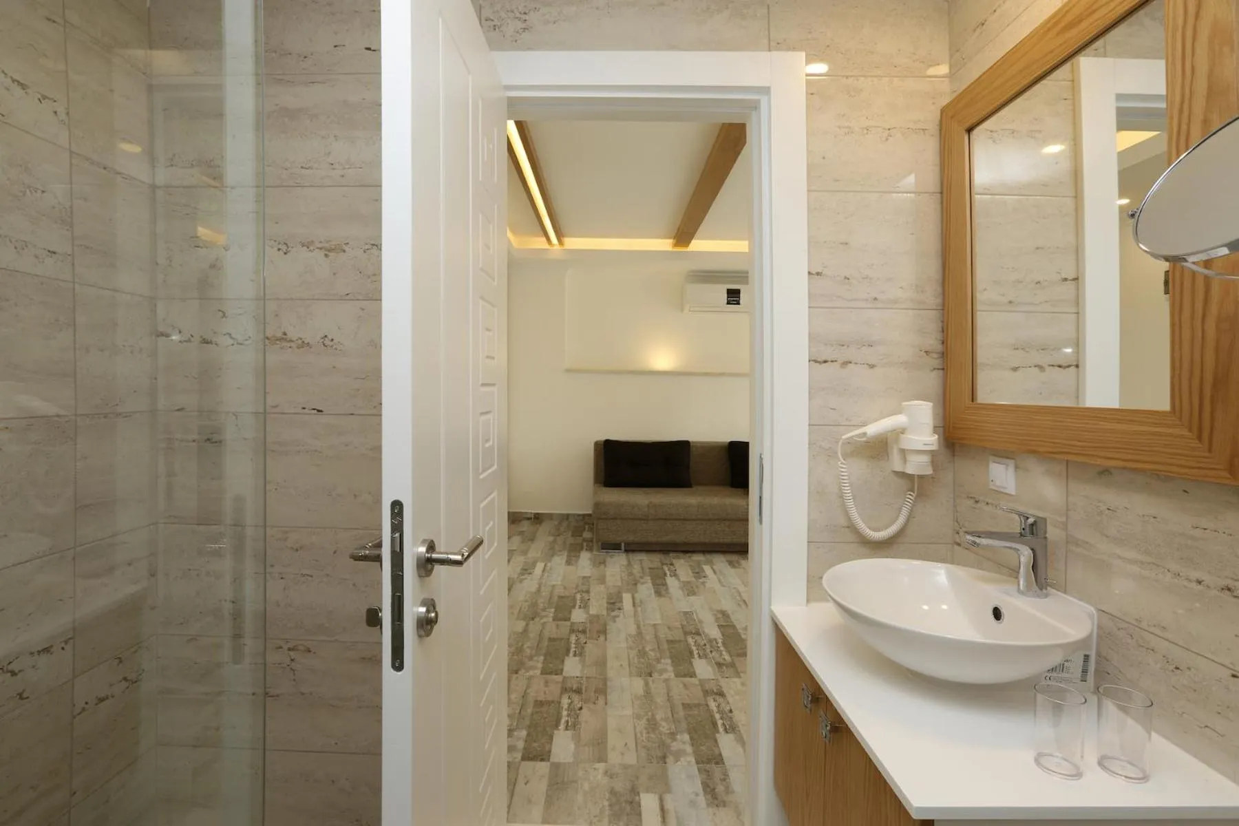 Decorative detail in Payam Hotel