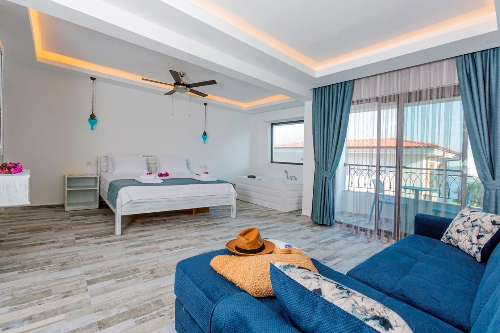 Photo of the whole room, Bed in Payam Hotel