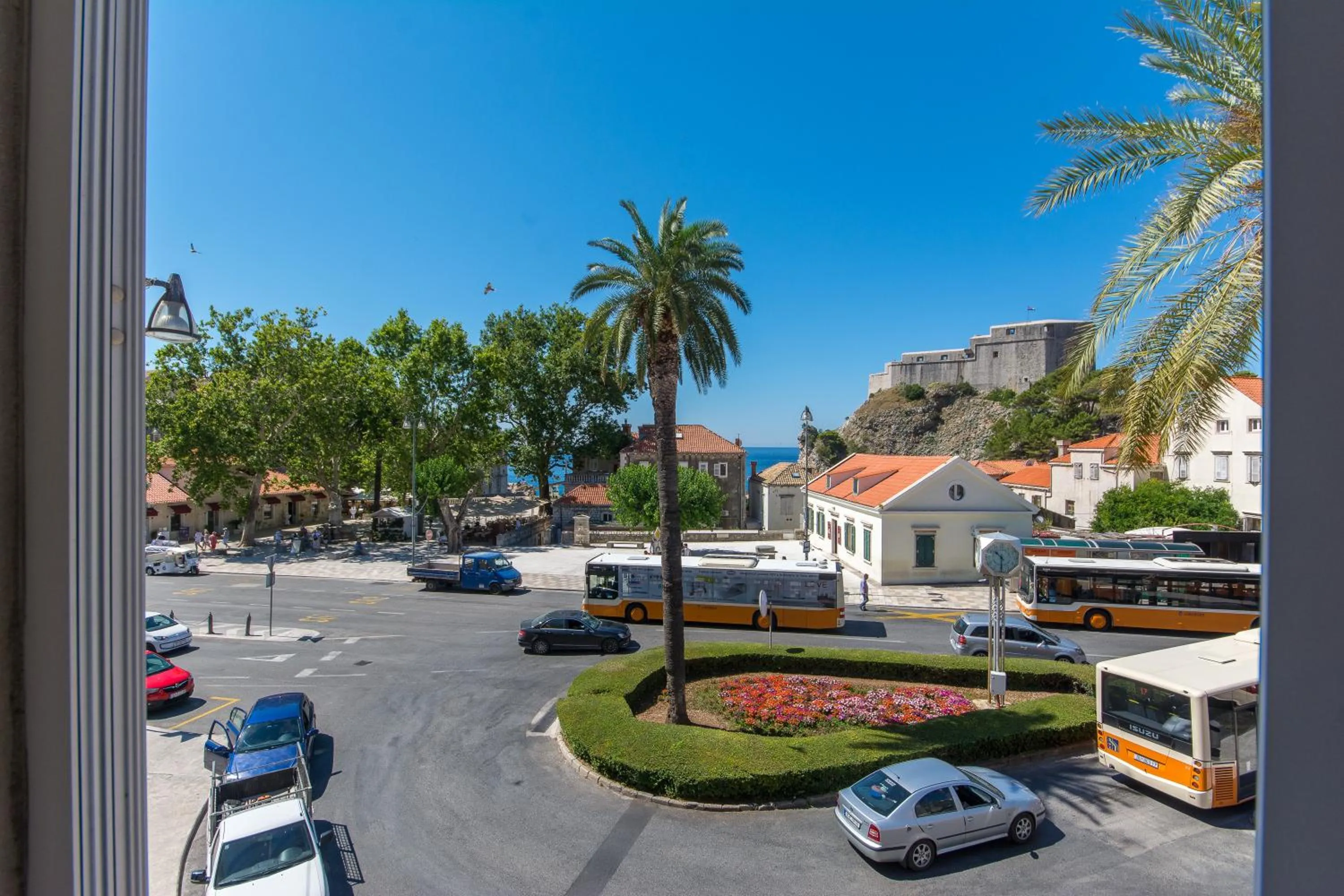 Neighbourhood in Tomato Old Town entrance