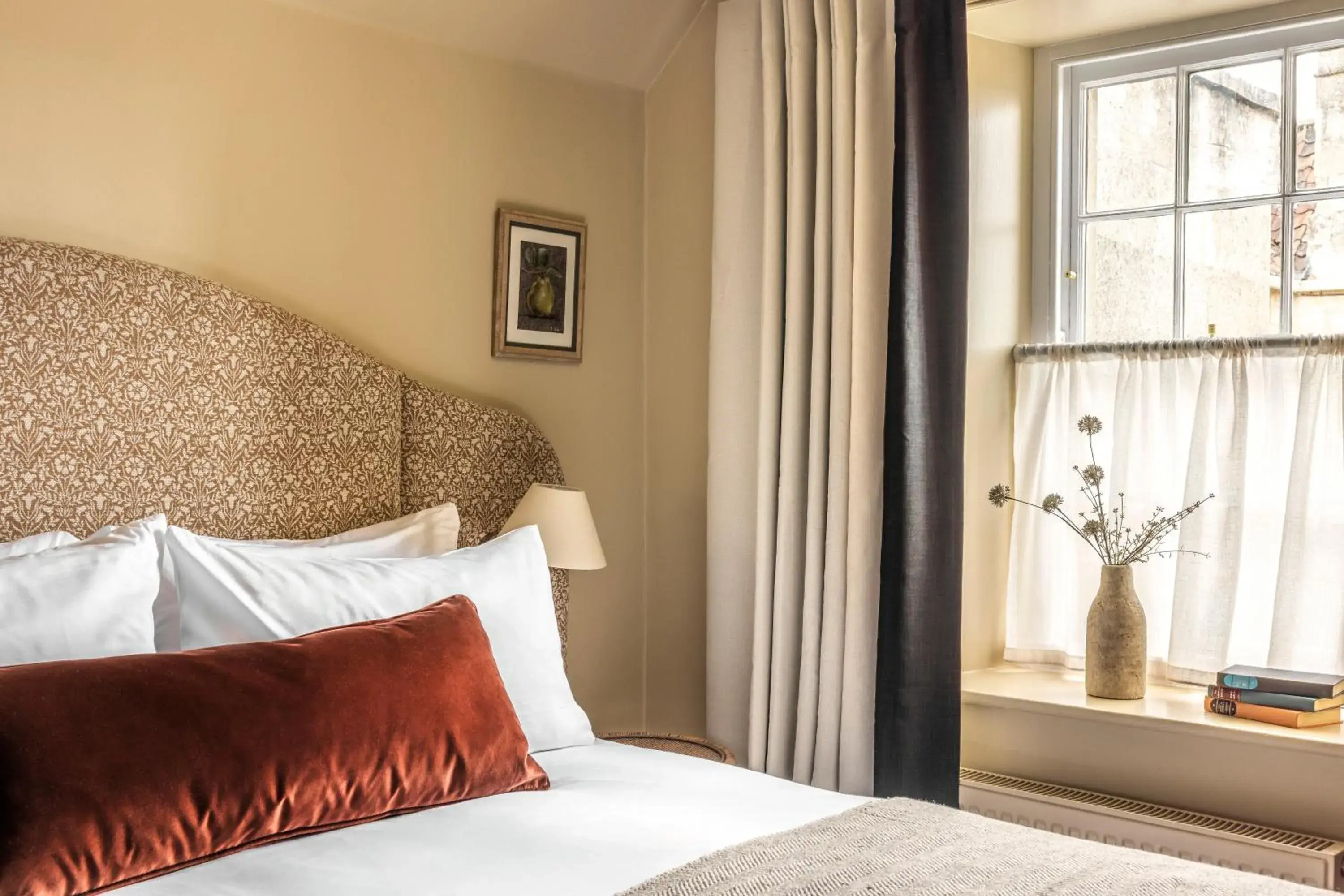 Cozy Room - single occupancy in Woolley Grange Hotel Cozy Room - single occupancy in Woolley Grange Hotel