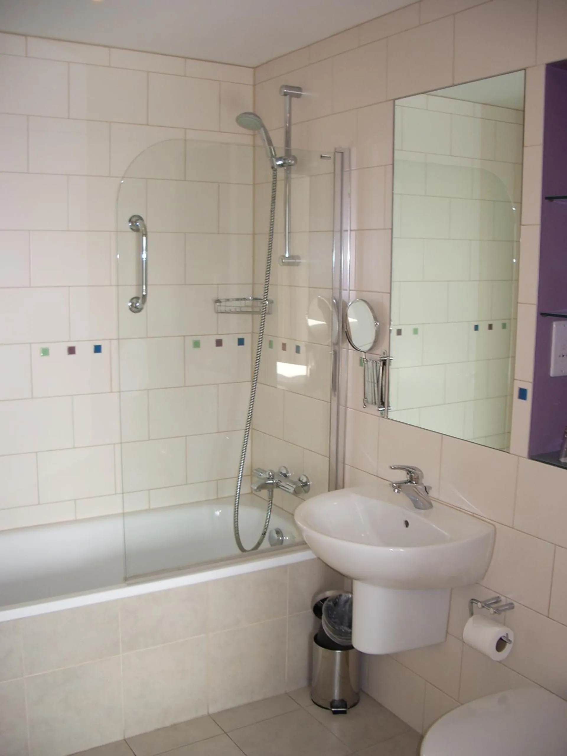 Bathroom in Liberty Wharf Apartments