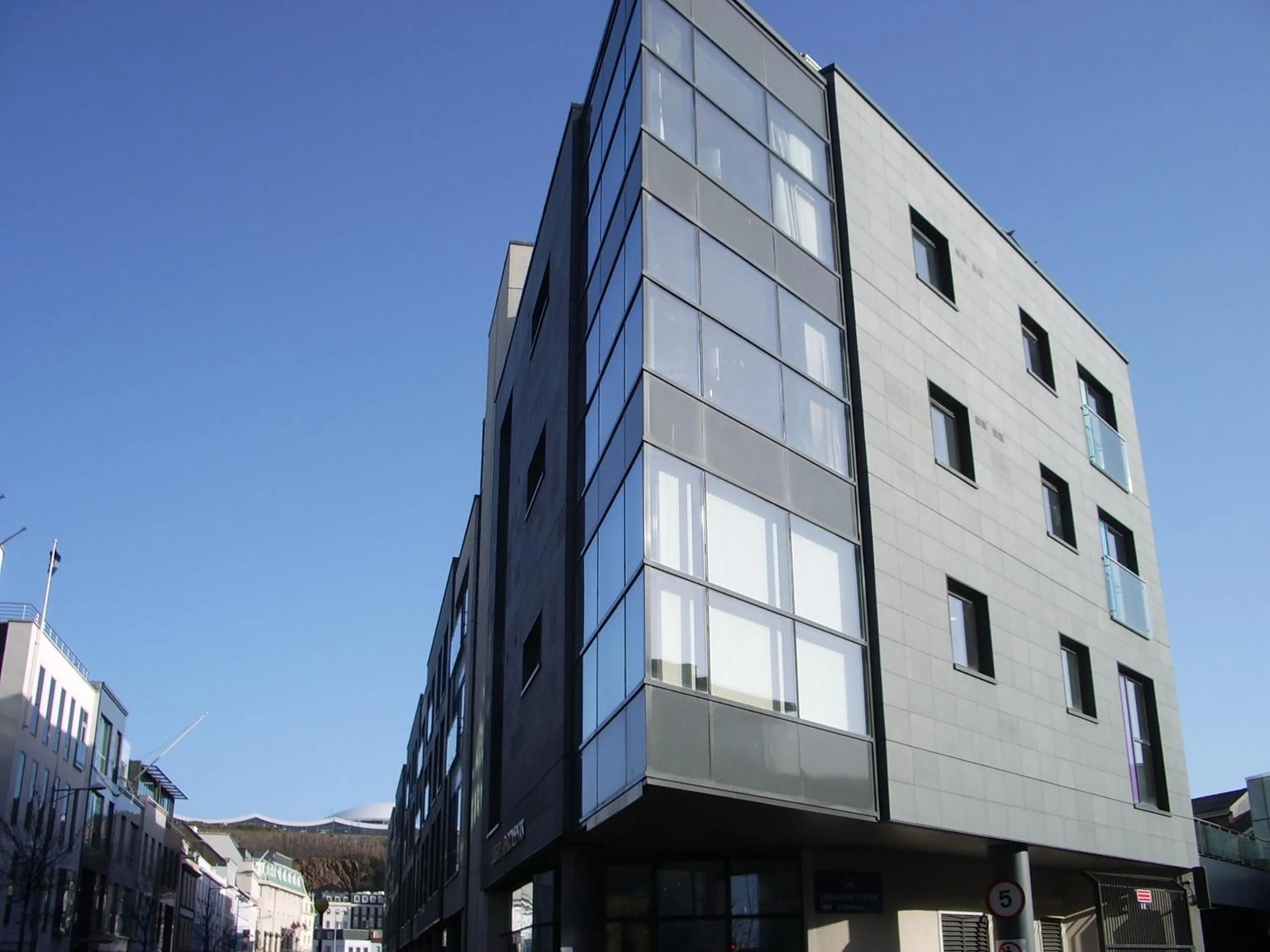 Facade/entrance in Liberty Wharf Apartments