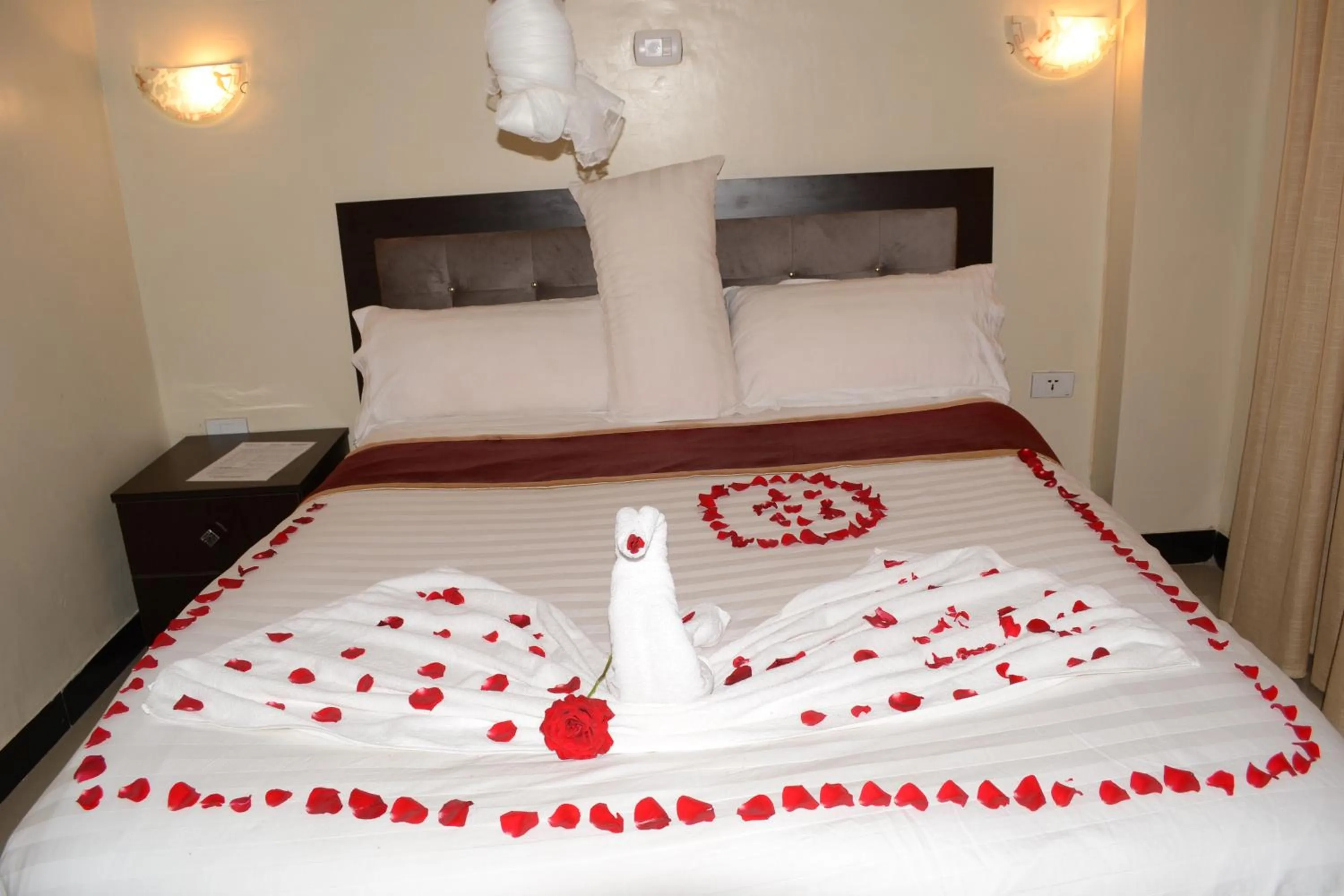 Bed in Lakemark Hotel and Tour Service Bahir Dar