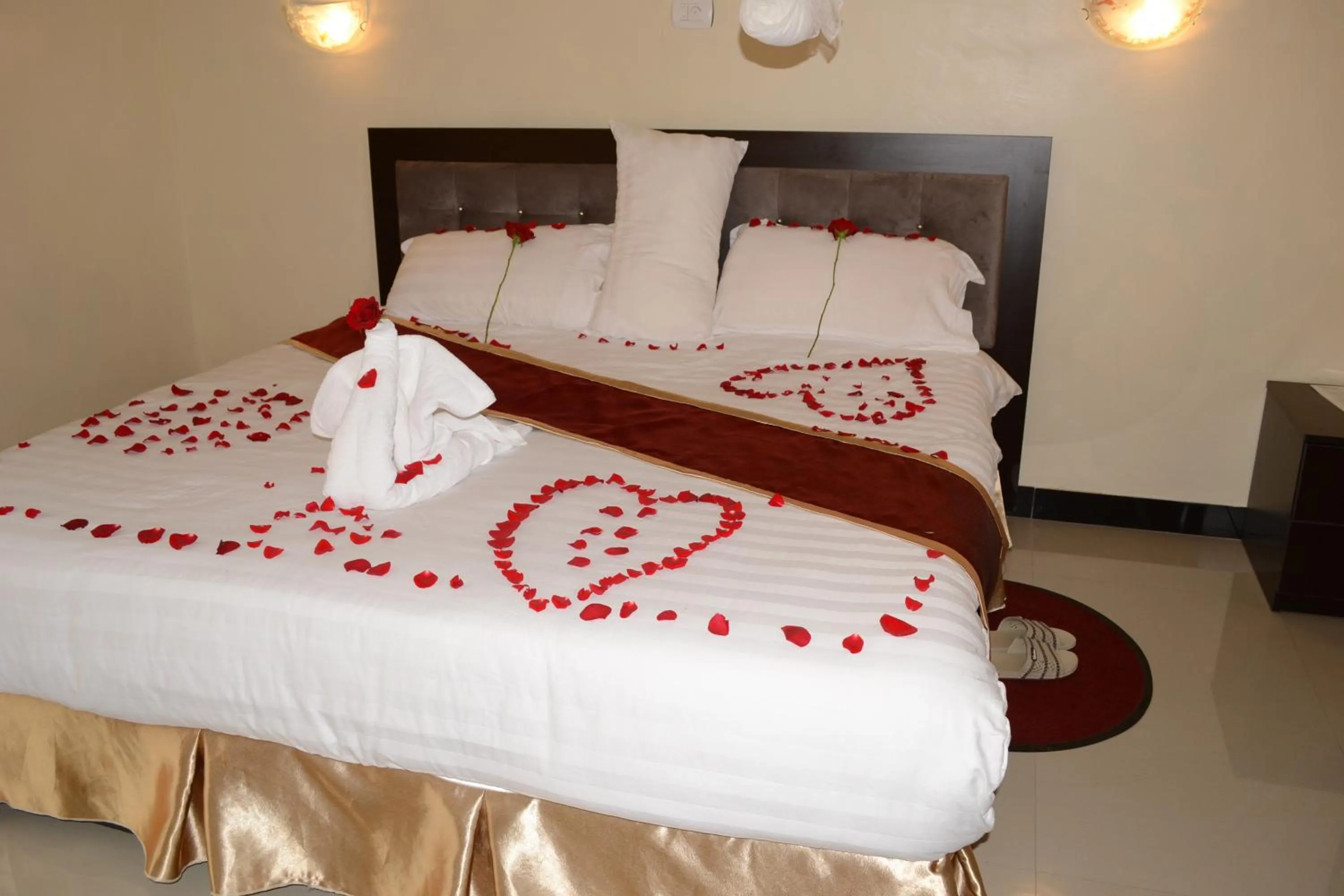 Bed in Lakemark Hotel and Tour Service Bahir Dar