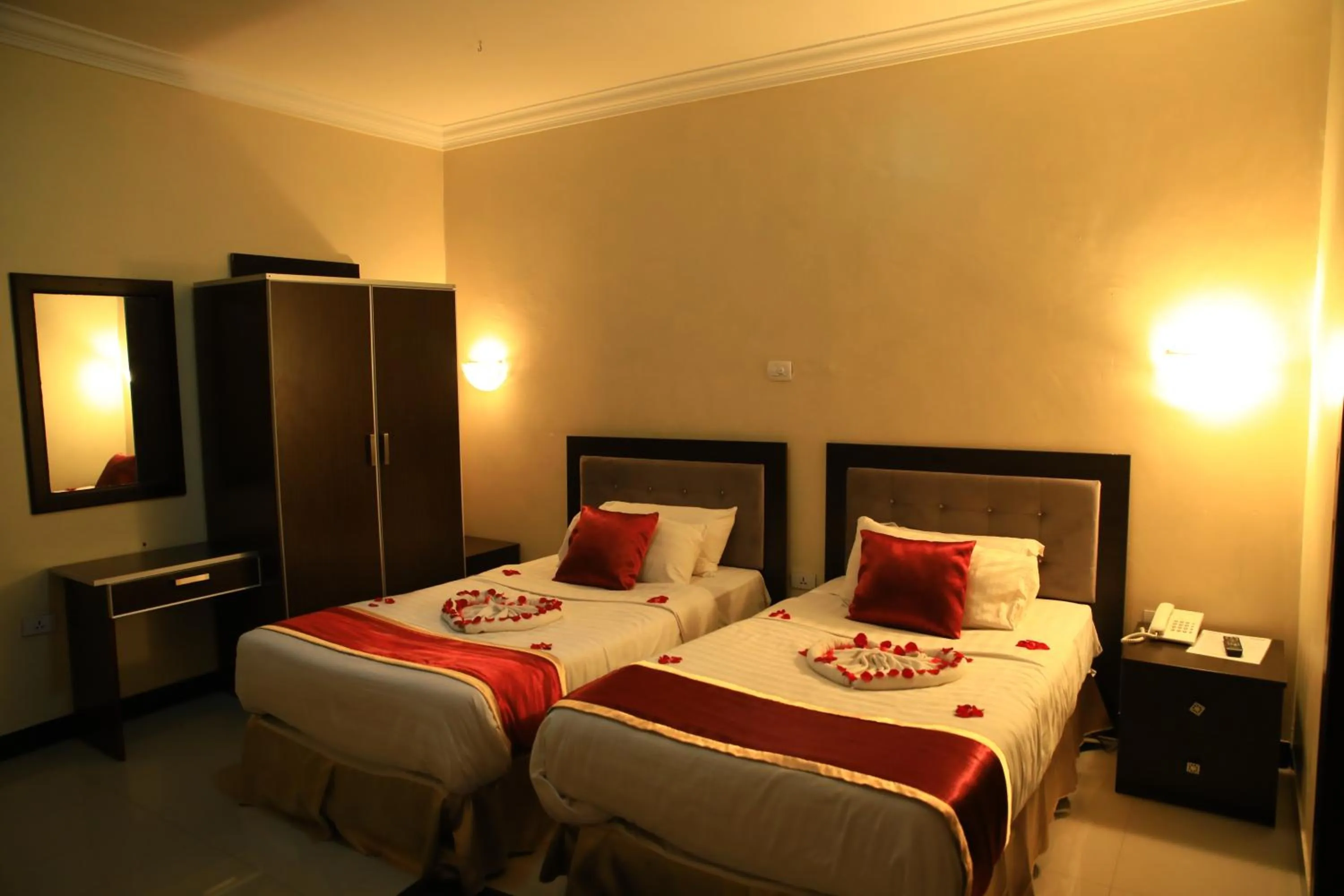 Bed in Lakemark Hotel and Tour Service Bahir Dar