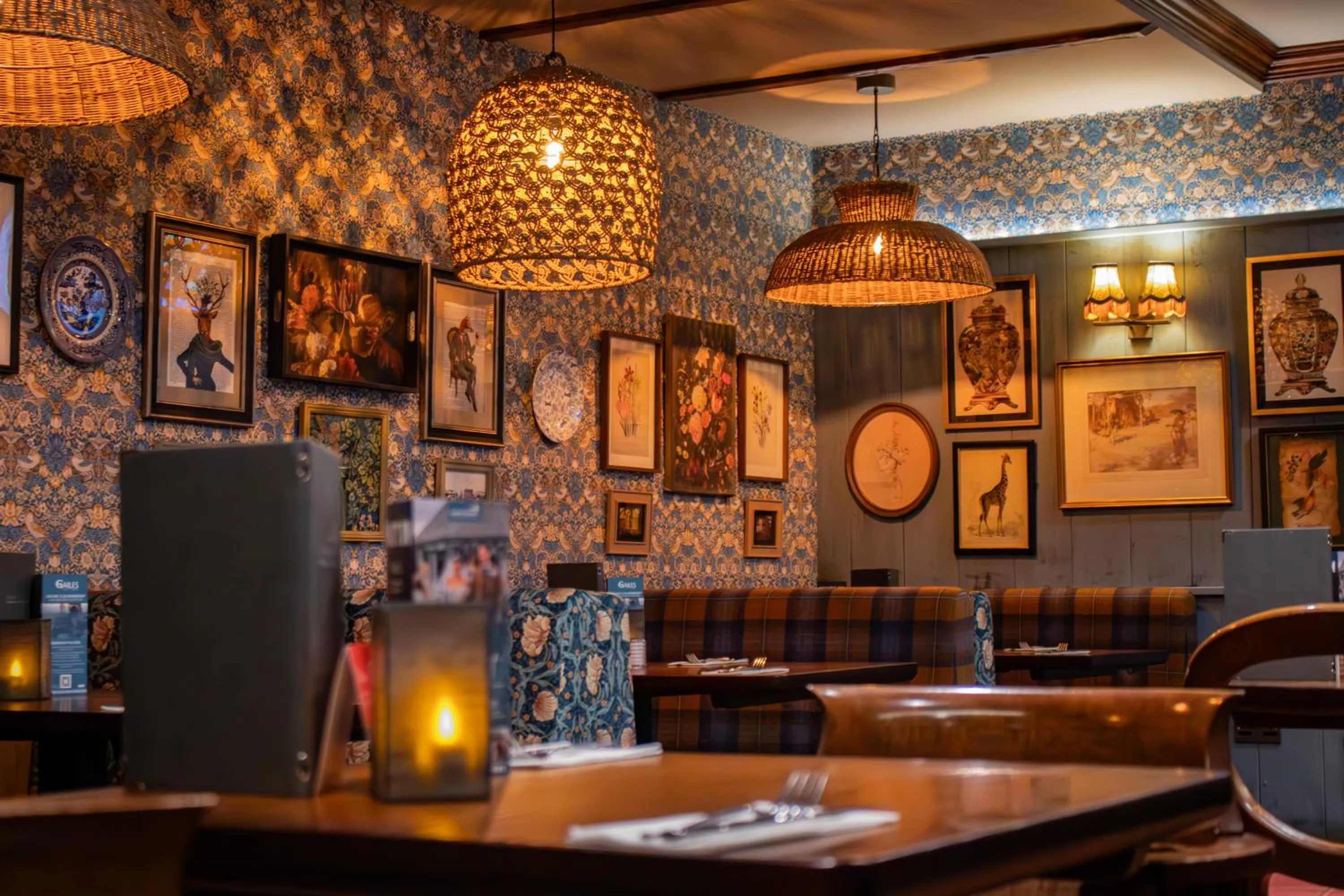 Restaurant/places to eat in The Loans Inn