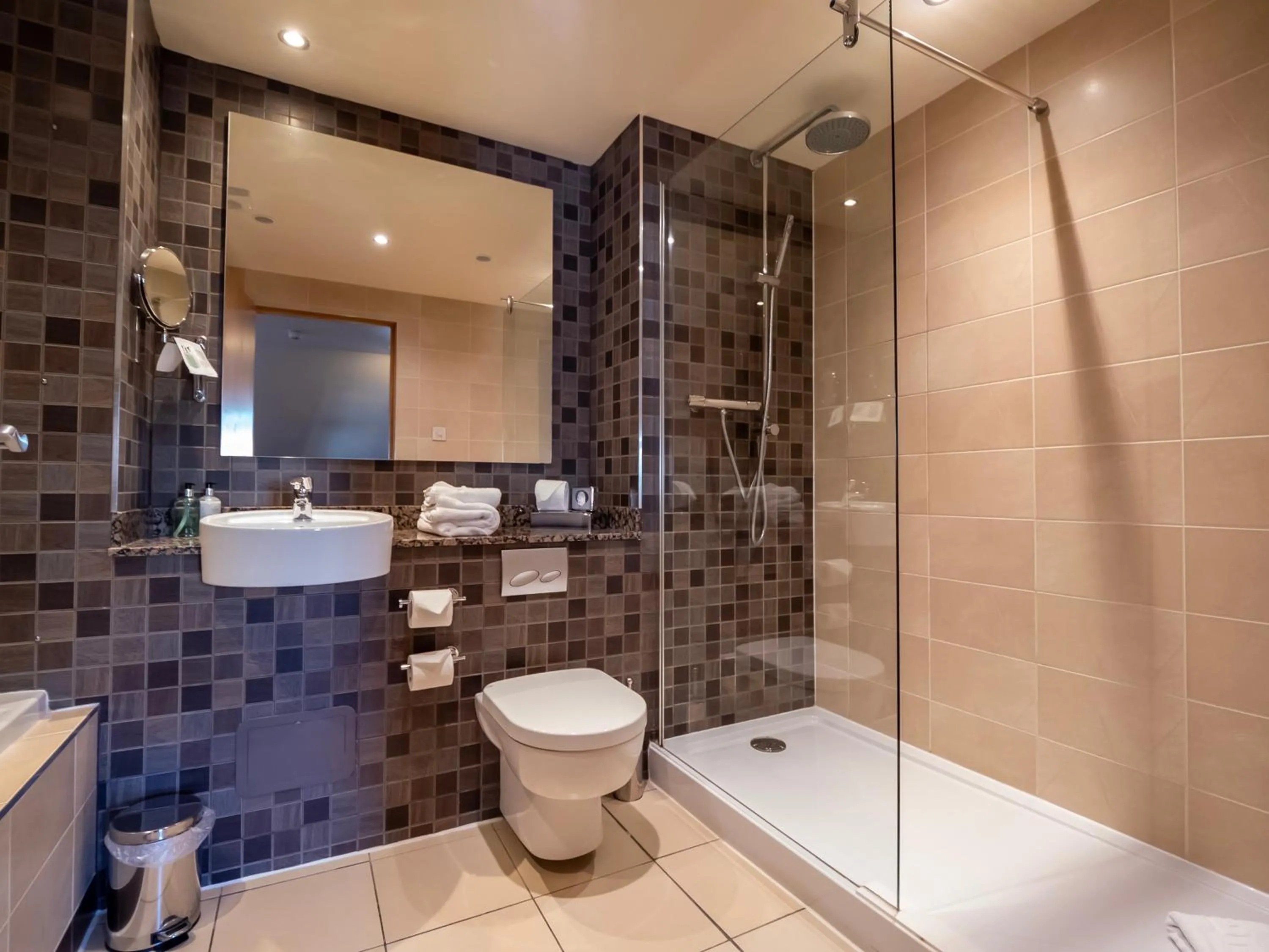 Shower in The Loans Inn