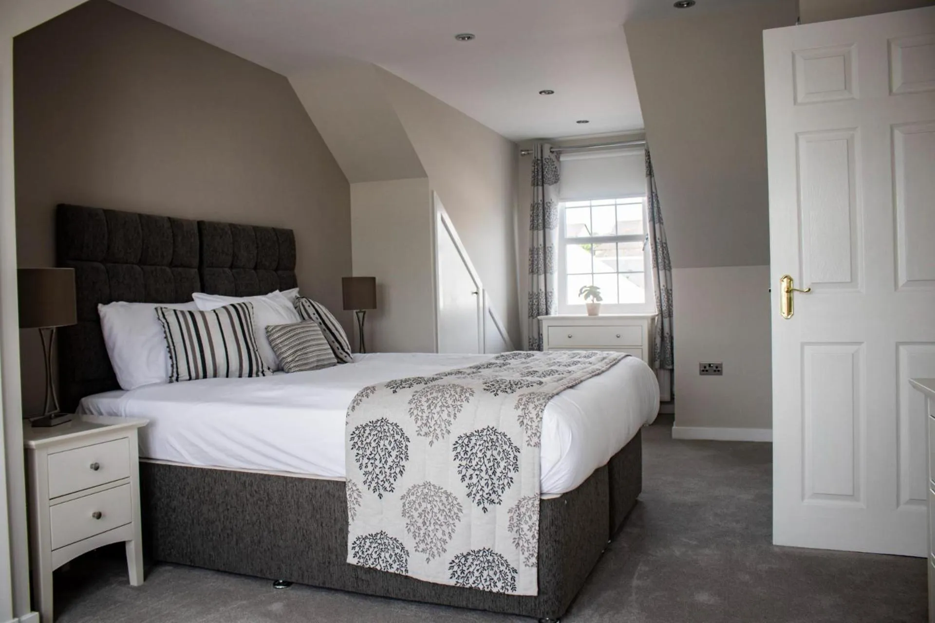 Bed in The Loans Inn