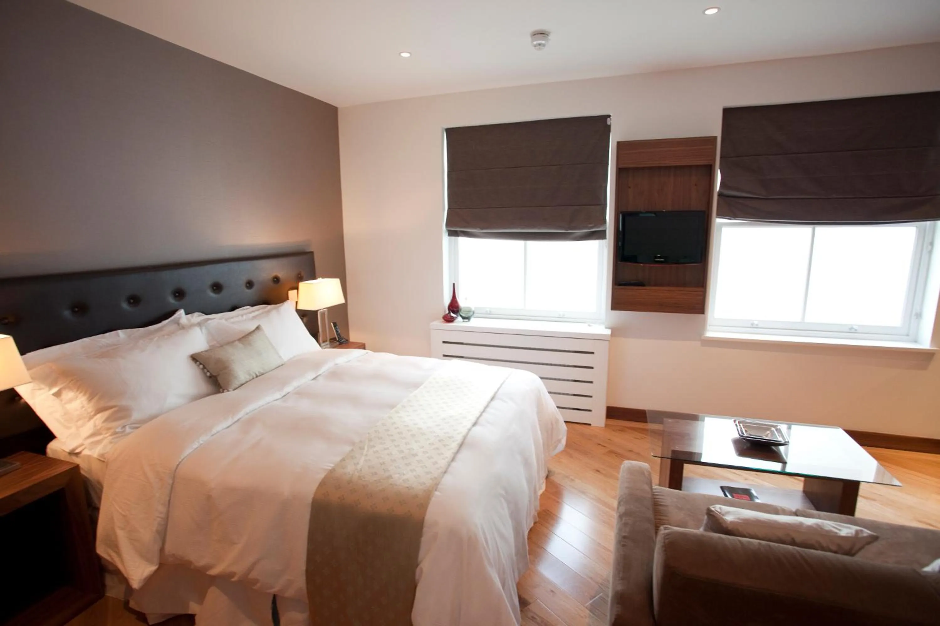 Photo of the whole room, Bed in Presidential Apartments Kensington