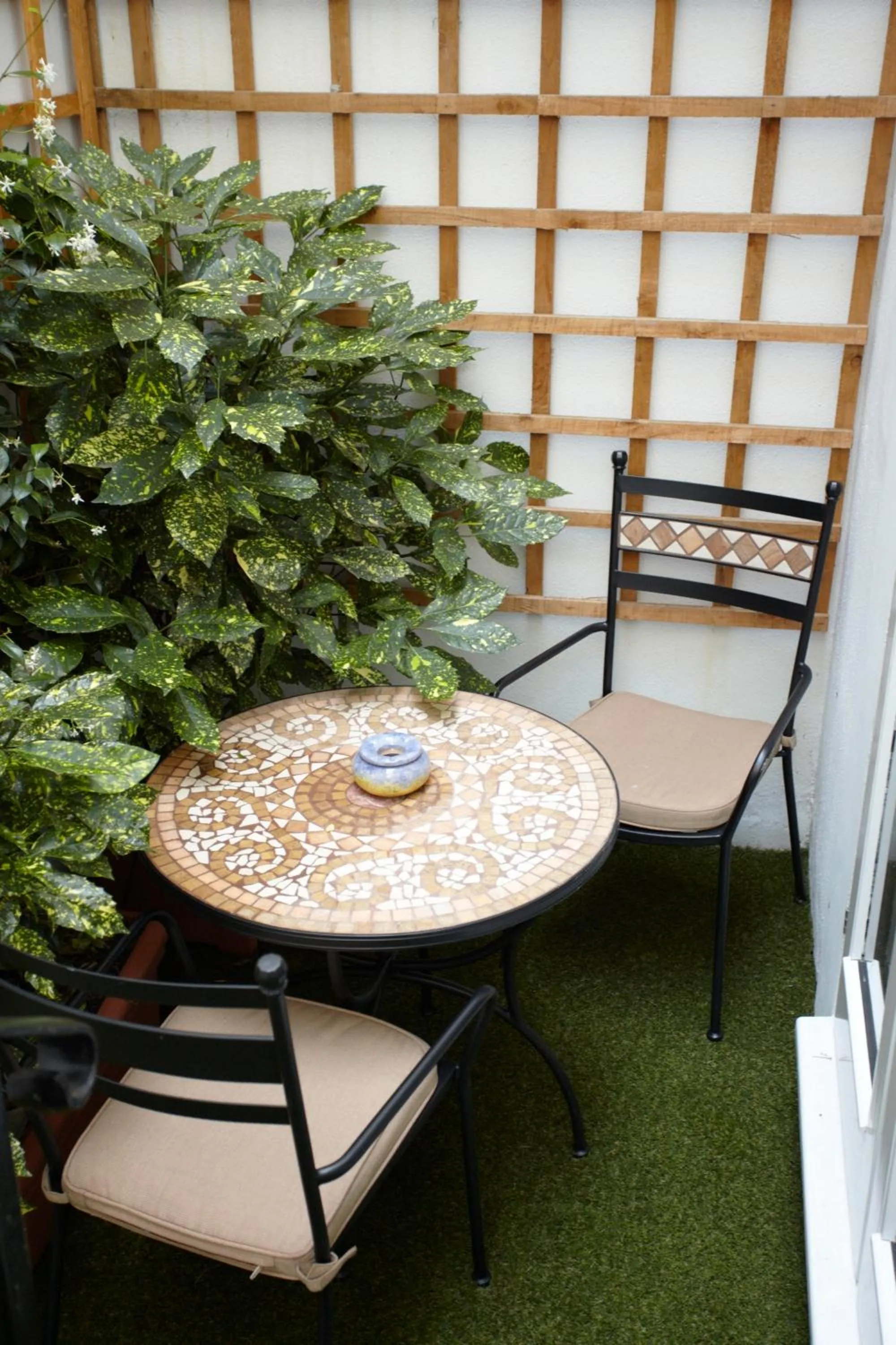 Patio in Presidential Apartments Kensington