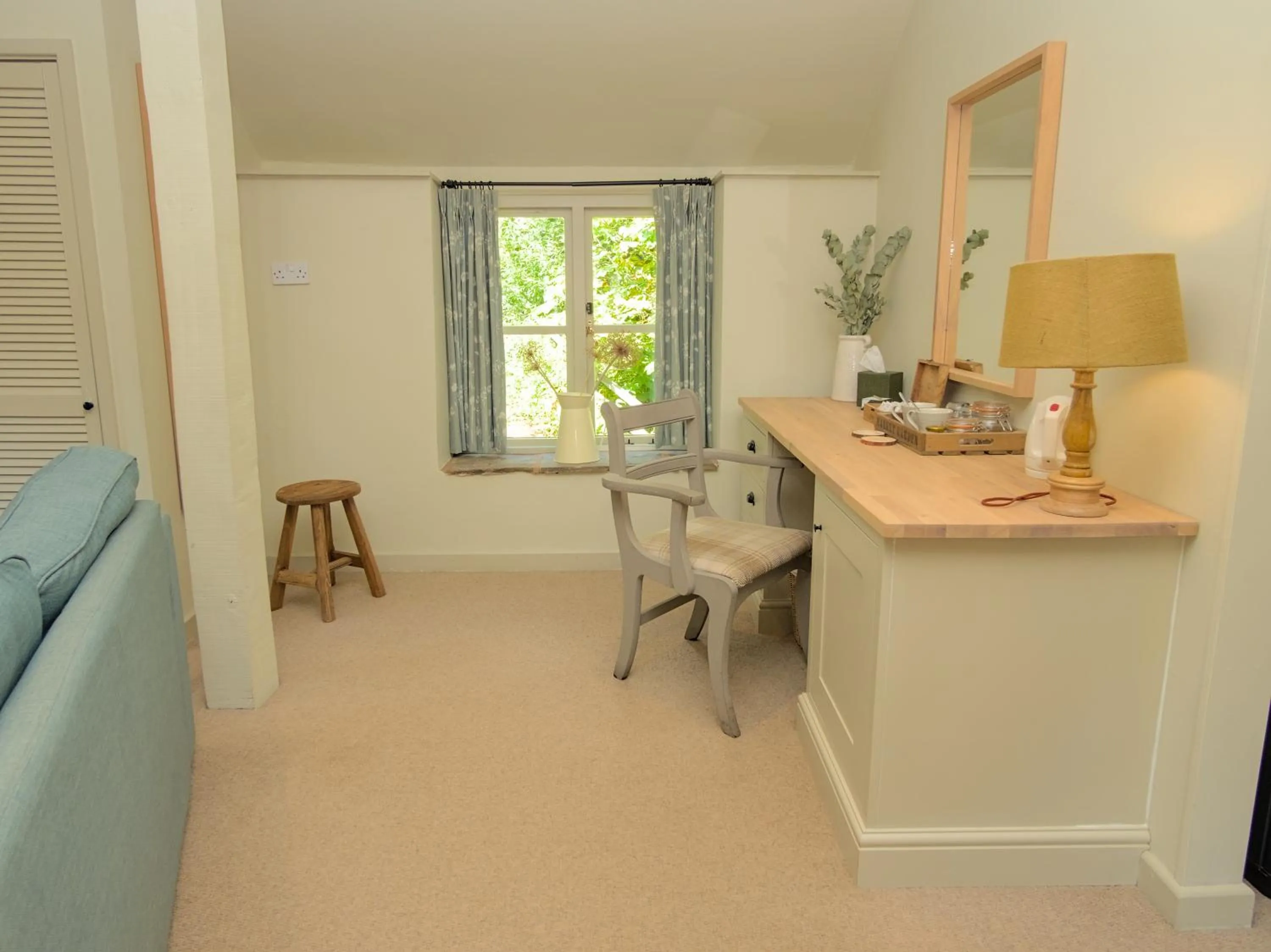 Seating area in Riverside Inn, Aymestrey