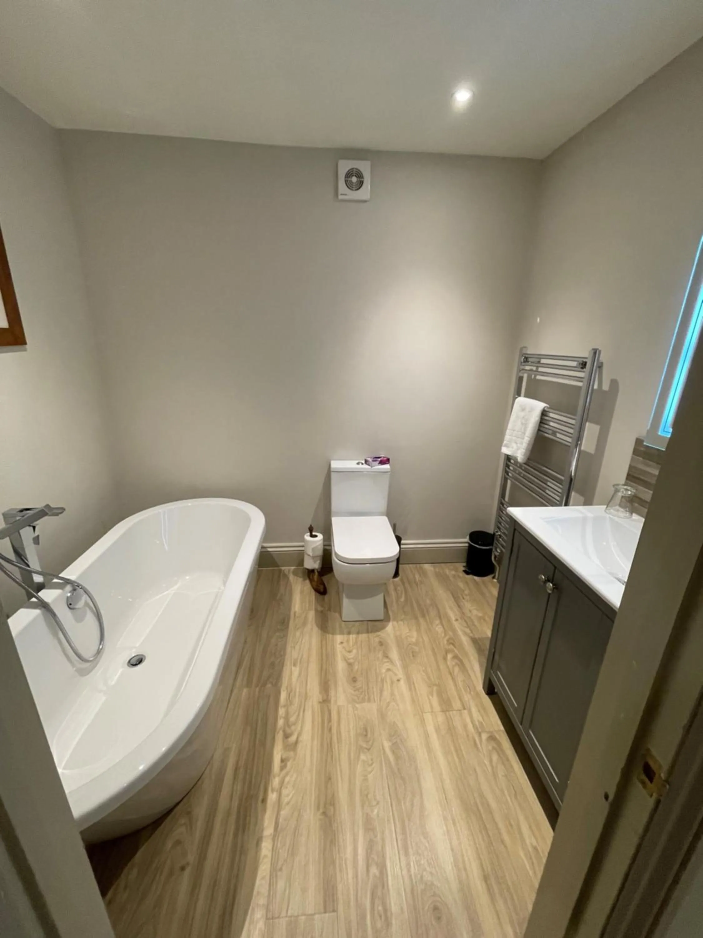 Bathroom in Riverside Inn, Aymestrey